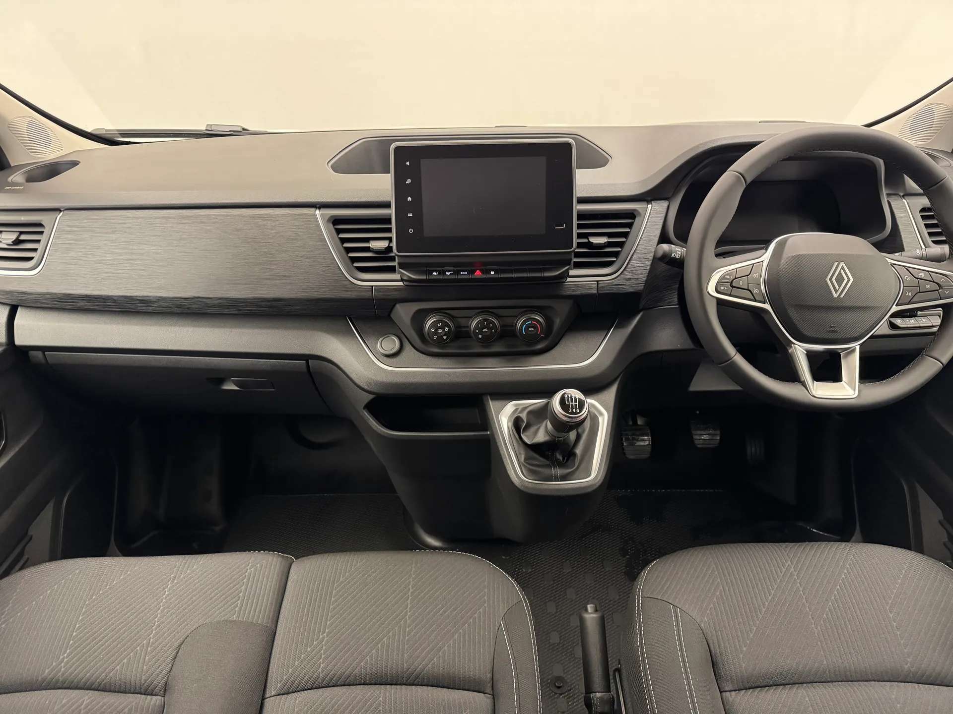 2026 RENAULT TRAFIC 2026 RENAULT TRAFIC