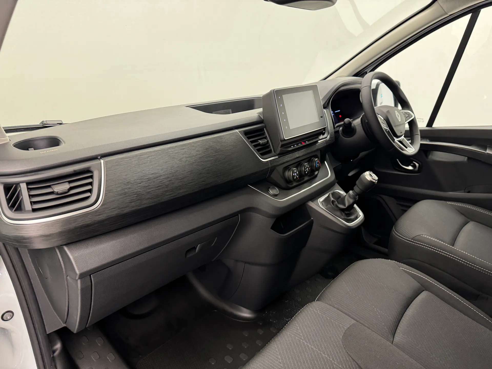 2026 RENAULT TRAFIC 2026 RENAULT TRAFIC