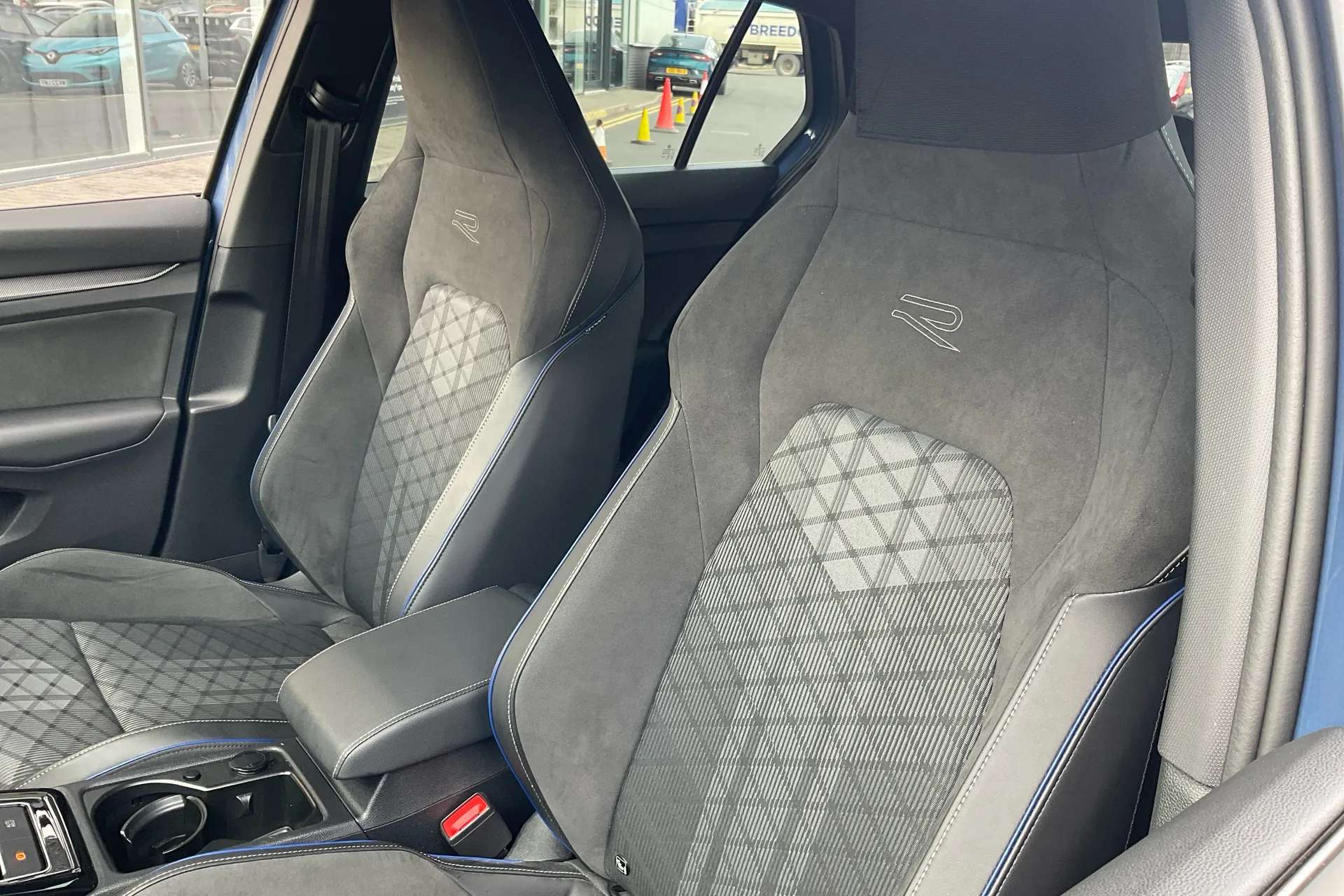2024 VOLKSWAGEN GOLF 2024 VOLKSWAGEN GOLF