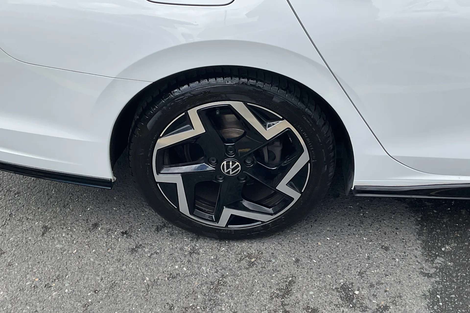 A 2025 VOLKSWAGEN GOLF 1.5 TSI 150 R-Line 5dr A 2025 VOLKSWAGEN GOLF 1.5 TSI 150 R-Line 5dr