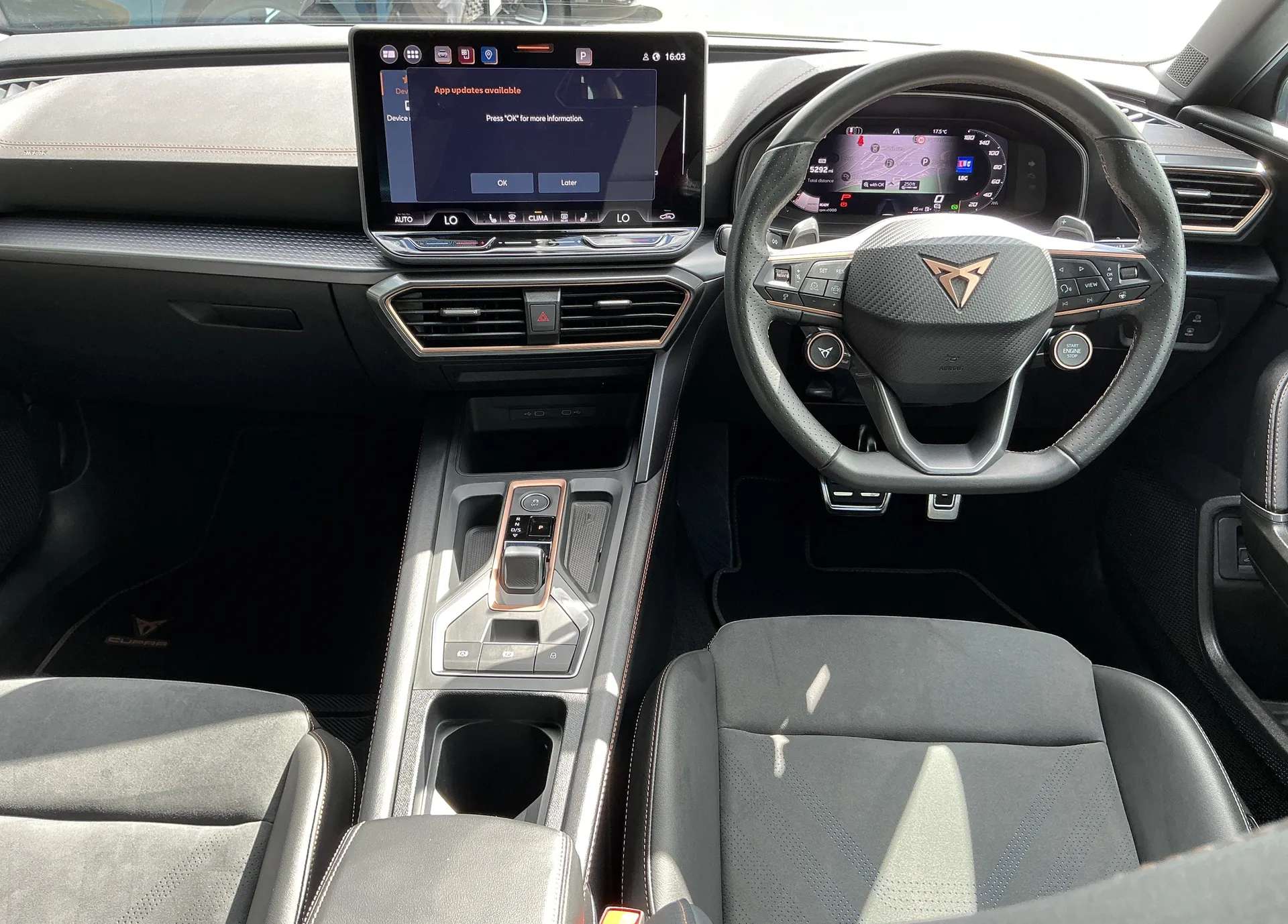 A 2025 CUPRA LEON 1.5 eTSI 150 V2 5dr DSG A 2025 CUPRA LEON 1.5 eTSI 150 V2 5dr DSG
