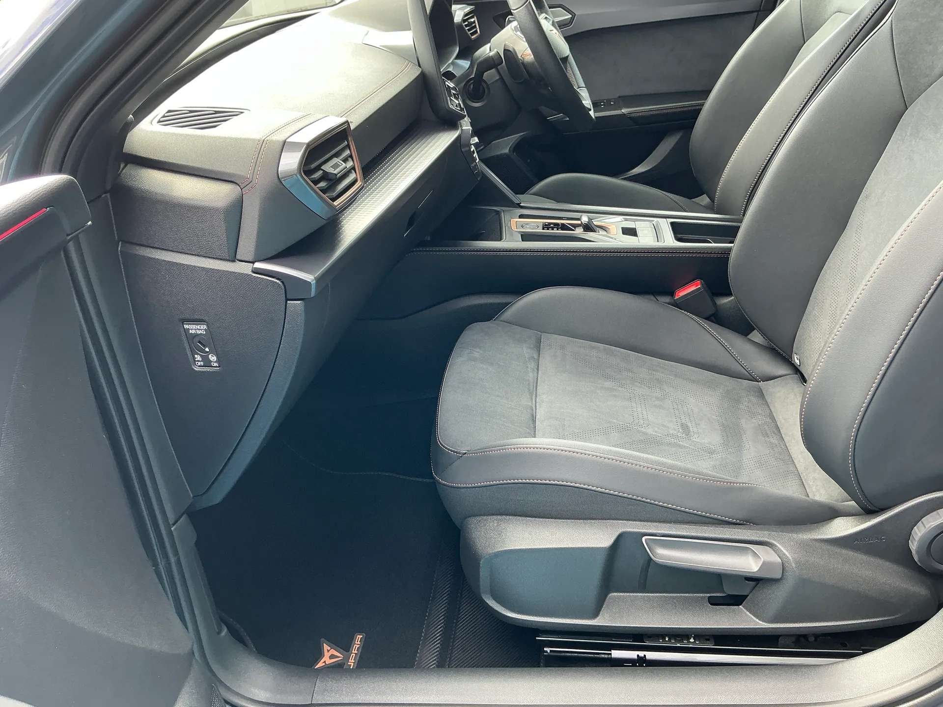 2025 CUPRA LEON 2025 CUPRA LEON