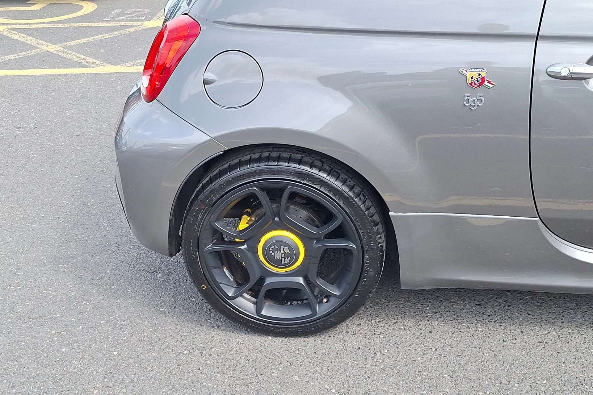 A 2018 ABARTH 595 1.4 T-Jet 160 Trofeo 3dr A 2018 ABARTH 595 1.4 T-Jet 160 Trofeo 3dr