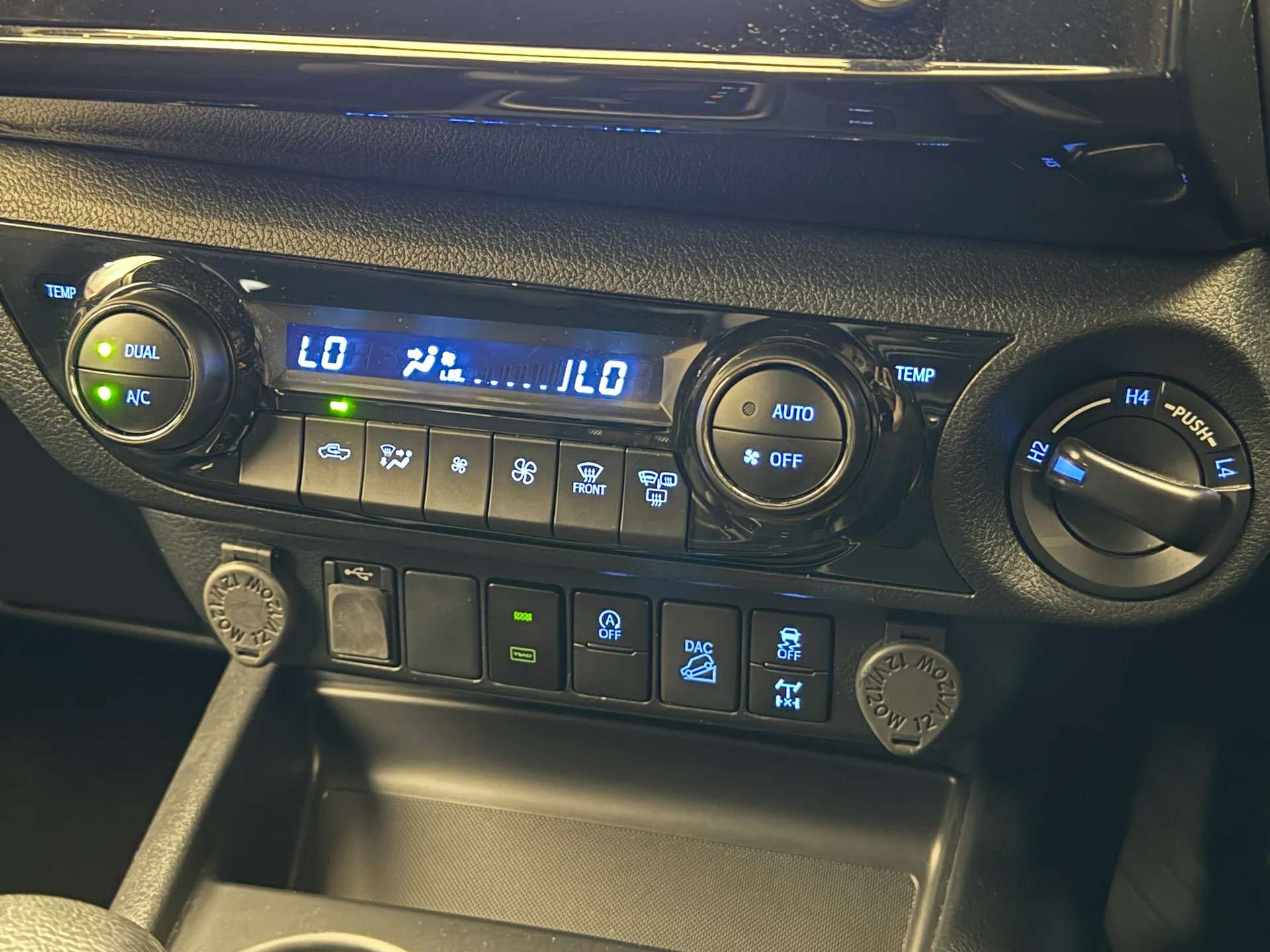 2022 TOYOTA HILUX 2022 TOYOTA HILUX