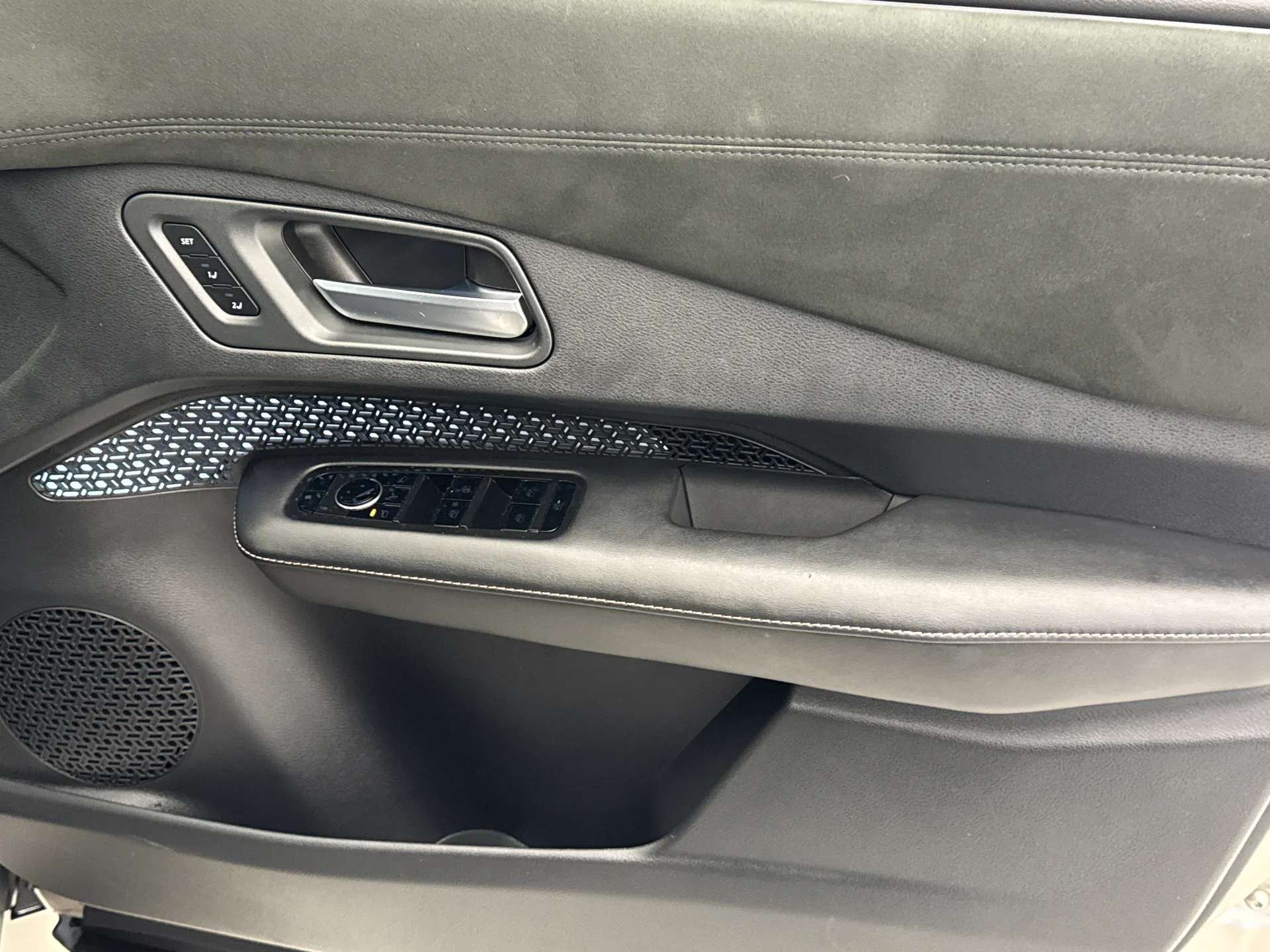 2025 NISSAN ARIYA 2025 NISSAN ARIYA