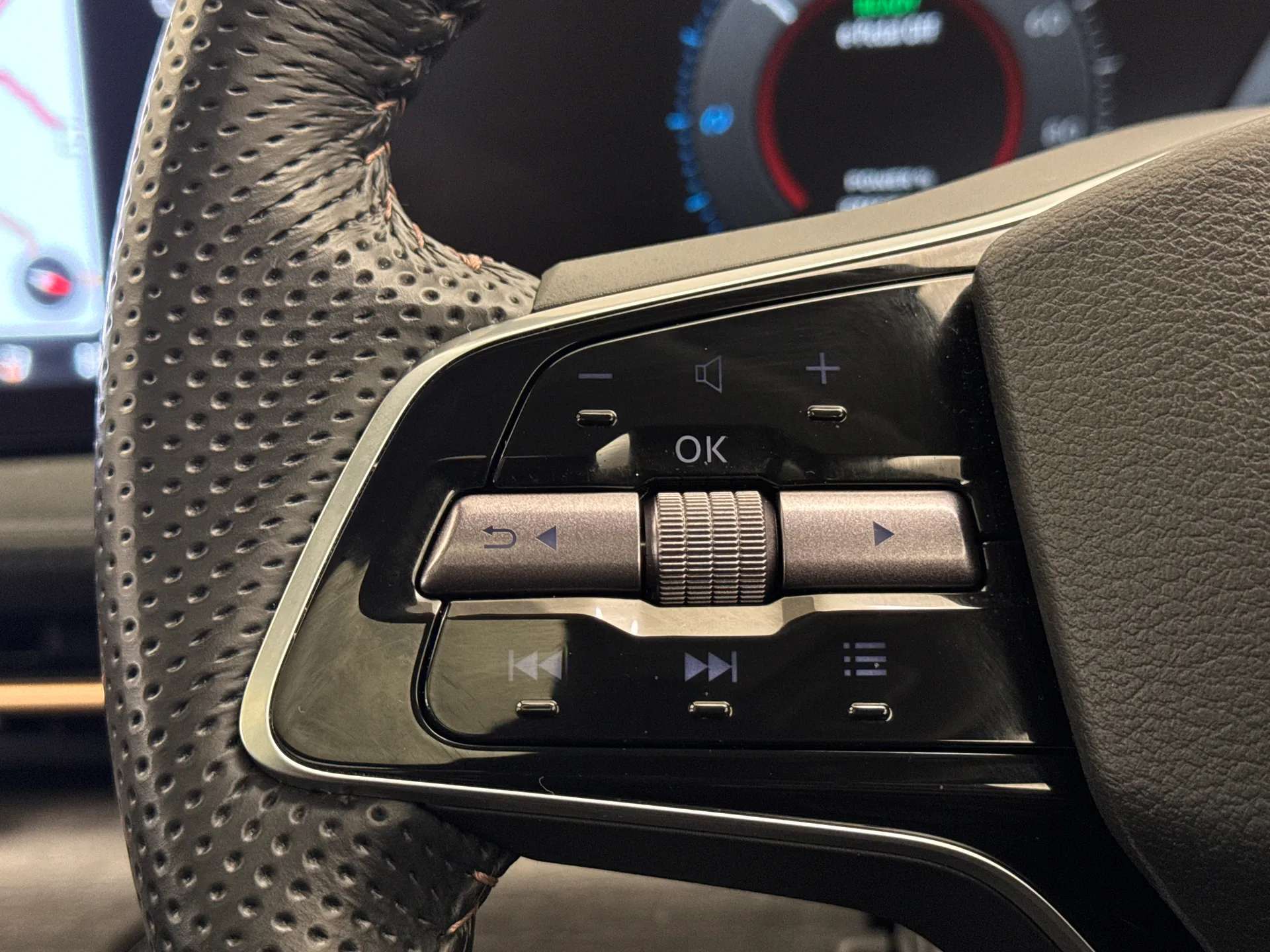 2025 NISSAN ARIYA 2025 NISSAN ARIYA