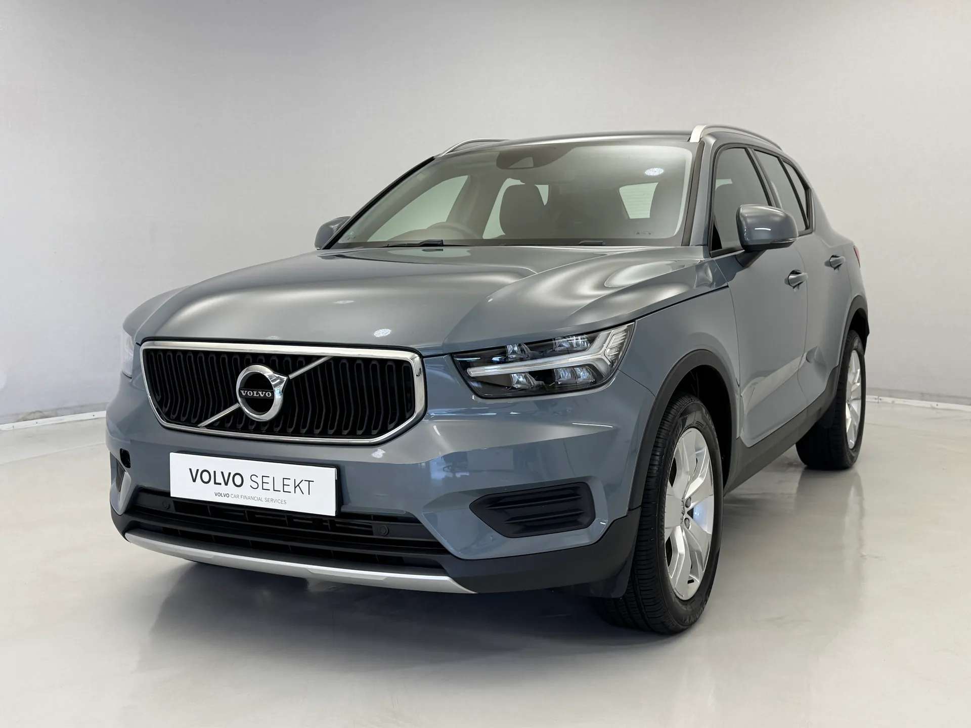 2020 VOLVO XC40 2020 VOLVO XC40