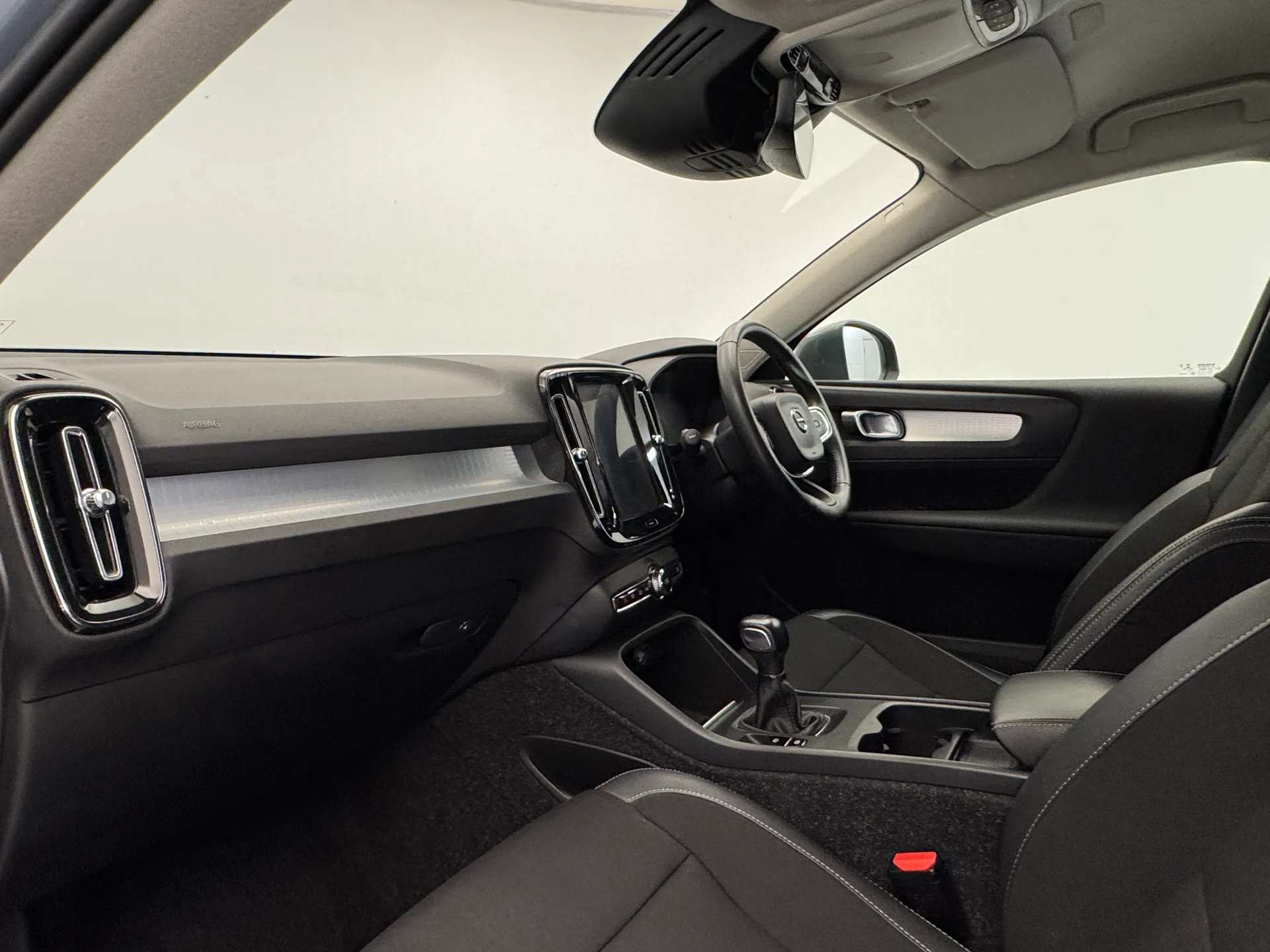 2020 VOLVO XC40 2020 VOLVO XC40