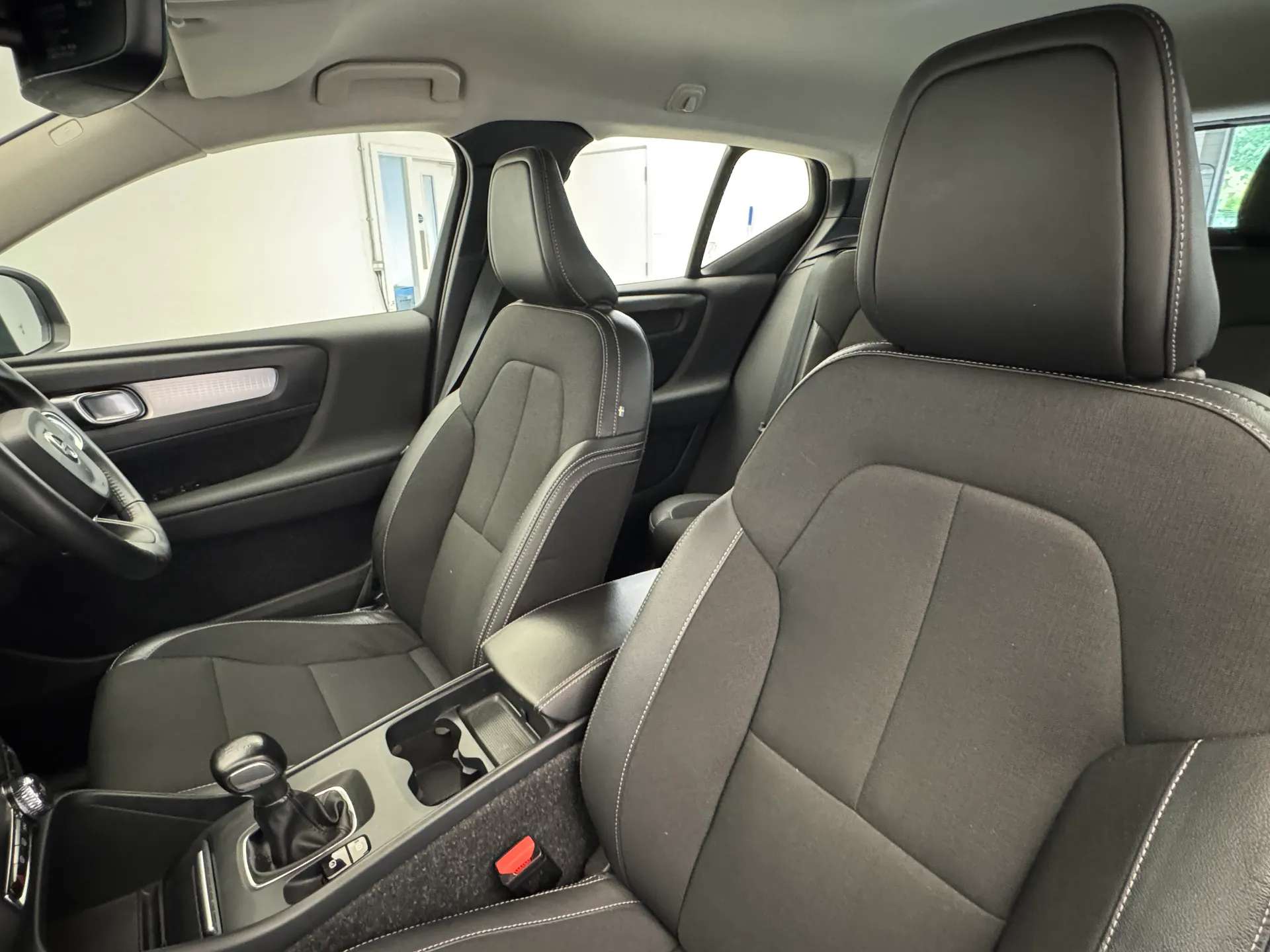 2020 VOLVO XC40 2020 VOLVO XC40