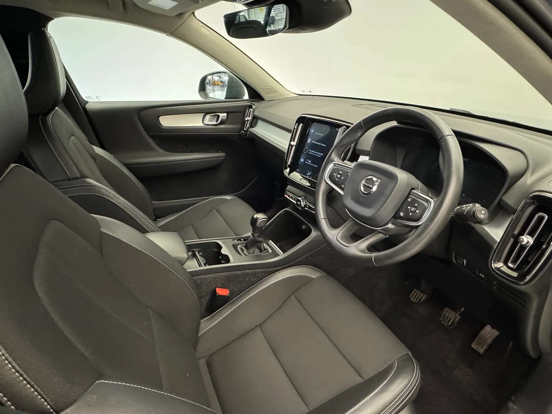 2020 VOLVO XC40 2020 VOLVO XC40