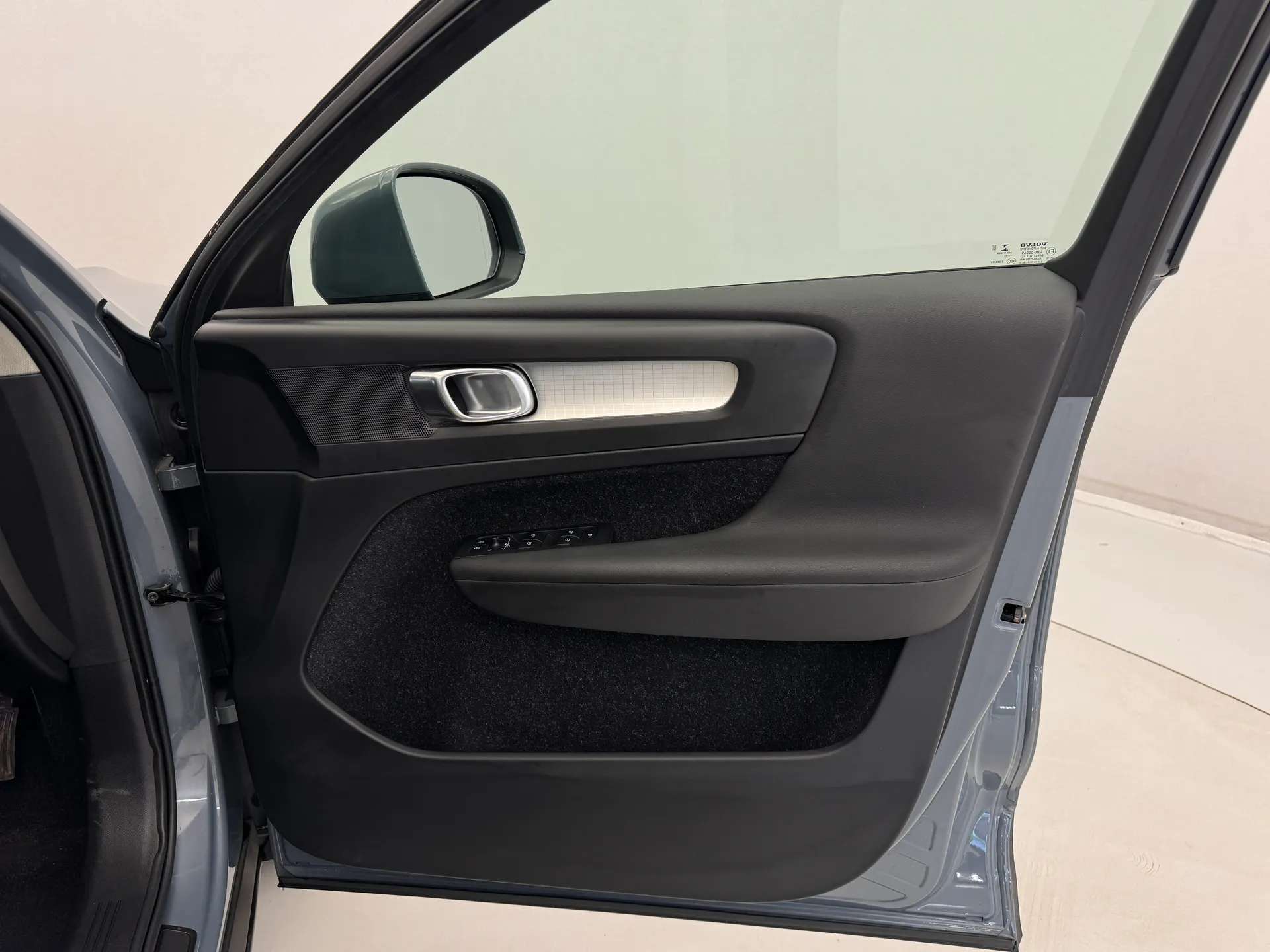 2020 VOLVO XC40 2020 VOLVO XC40