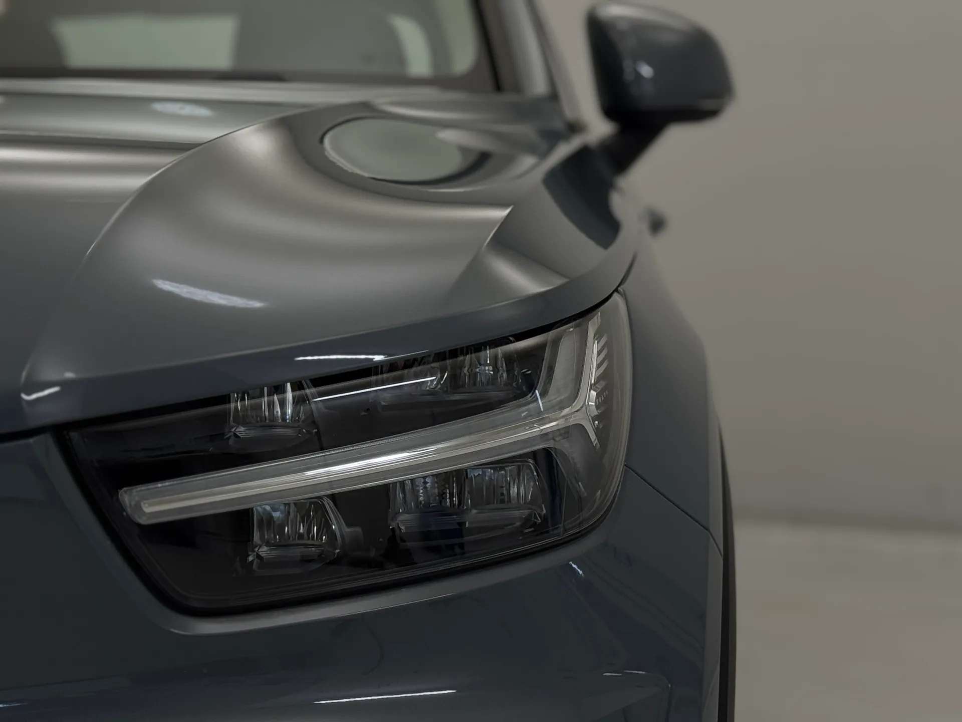 2020 VOLVO XC40 2020 VOLVO XC40
