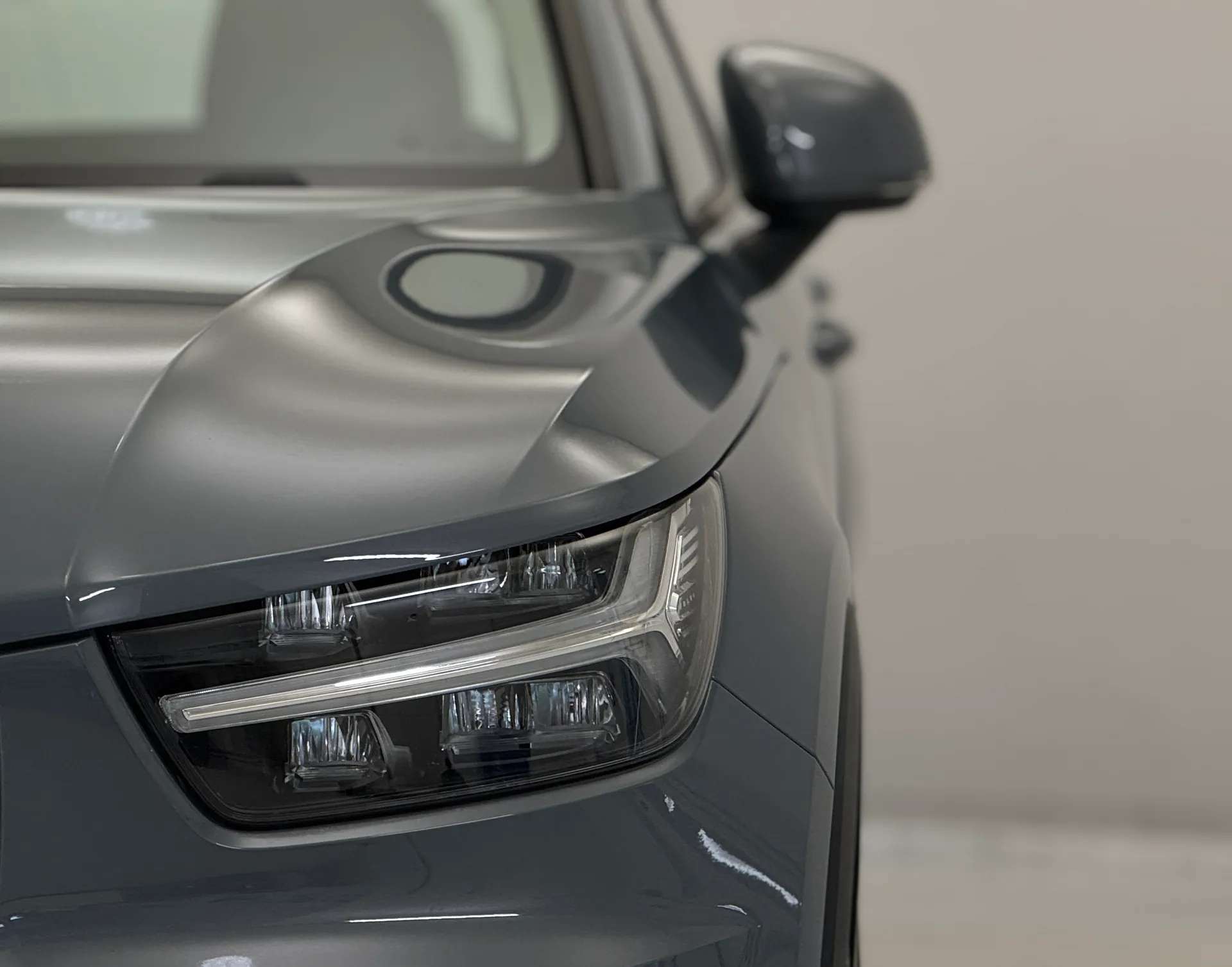 2020 VOLVO XC40 2020 VOLVO XC40