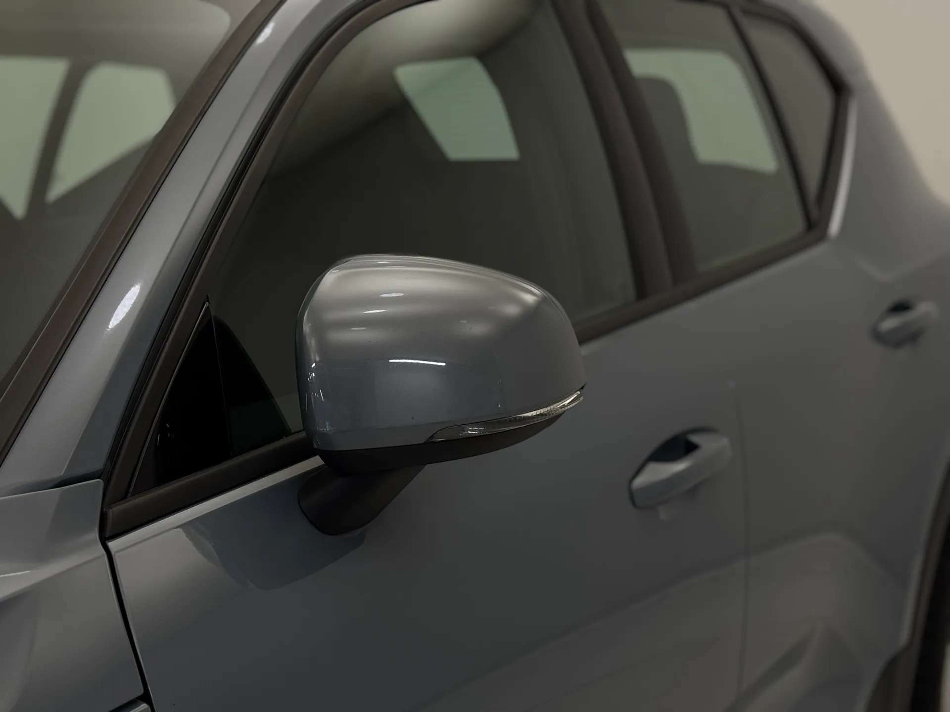 2020 VOLVO XC40 2020 VOLVO XC40