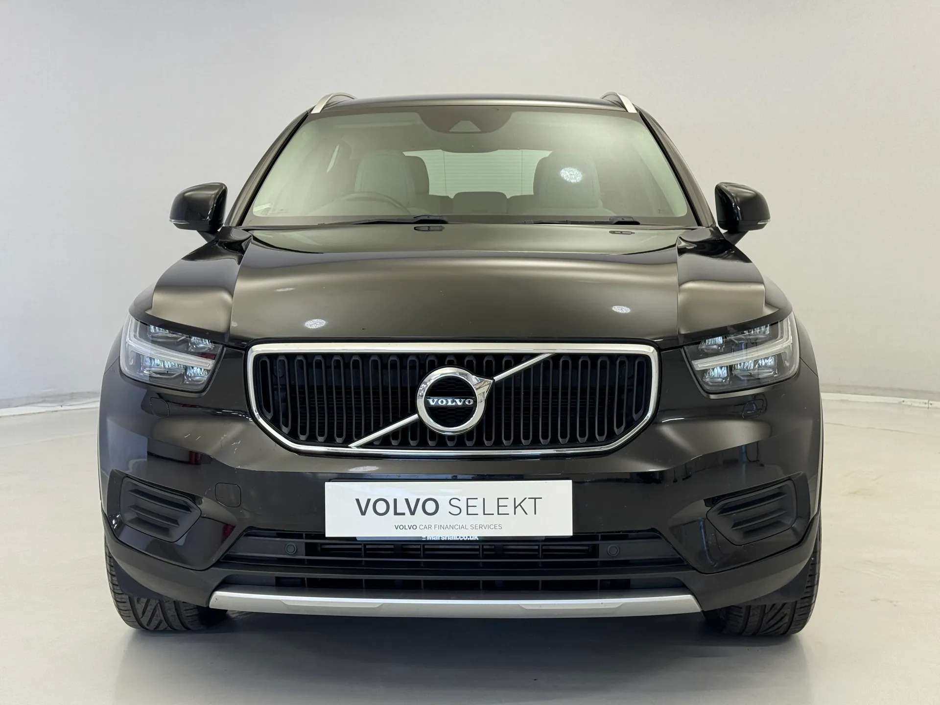 A 2019 VOLVO XC40 2.0 D3 Momentum 5dr A 2019 VOLVO XC40 2.0 D3 Momentum 5dr