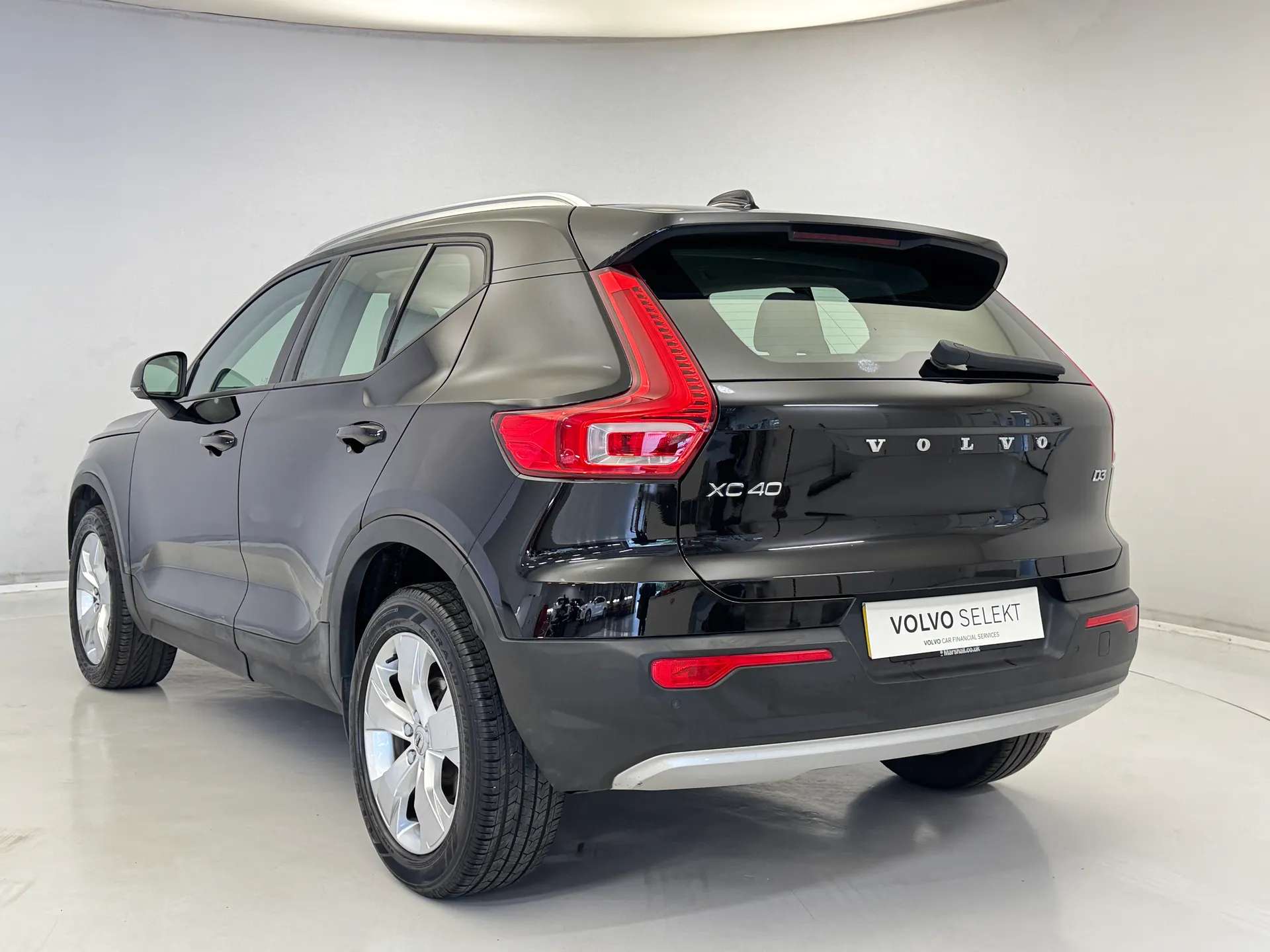 2019 VOLVO XC40 2019 VOLVO XC40