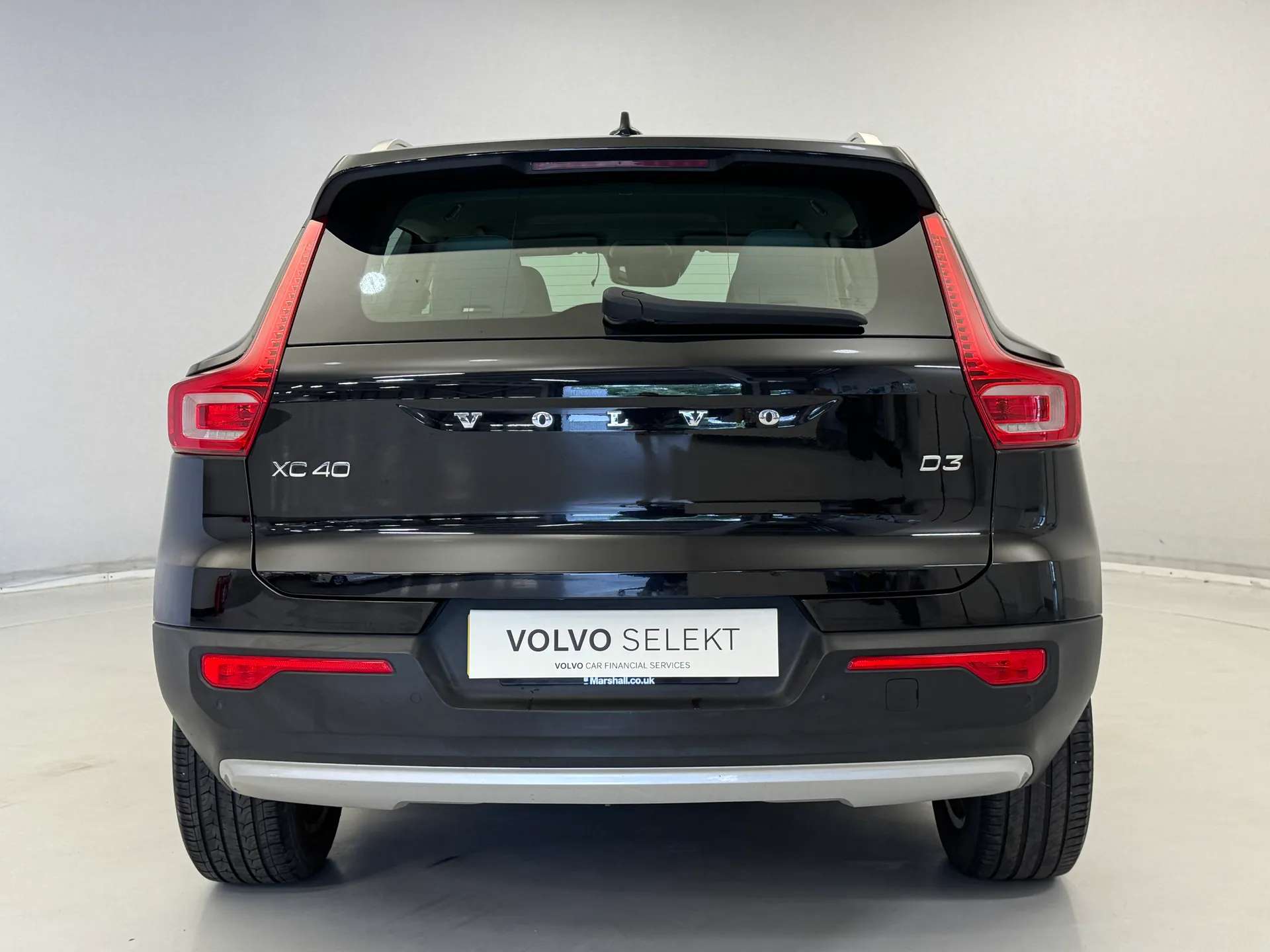 2019 VOLVO XC40 2019 VOLVO XC40