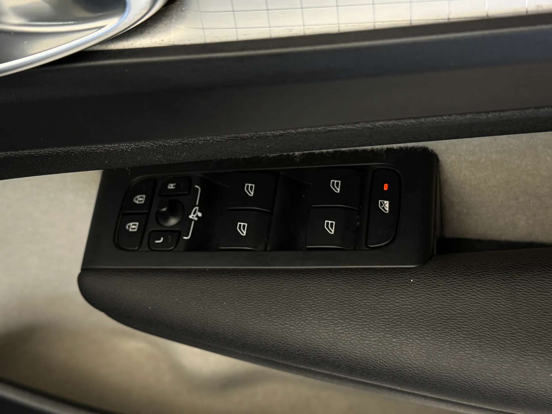 2019 VOLVO XC40 2019 VOLVO XC40