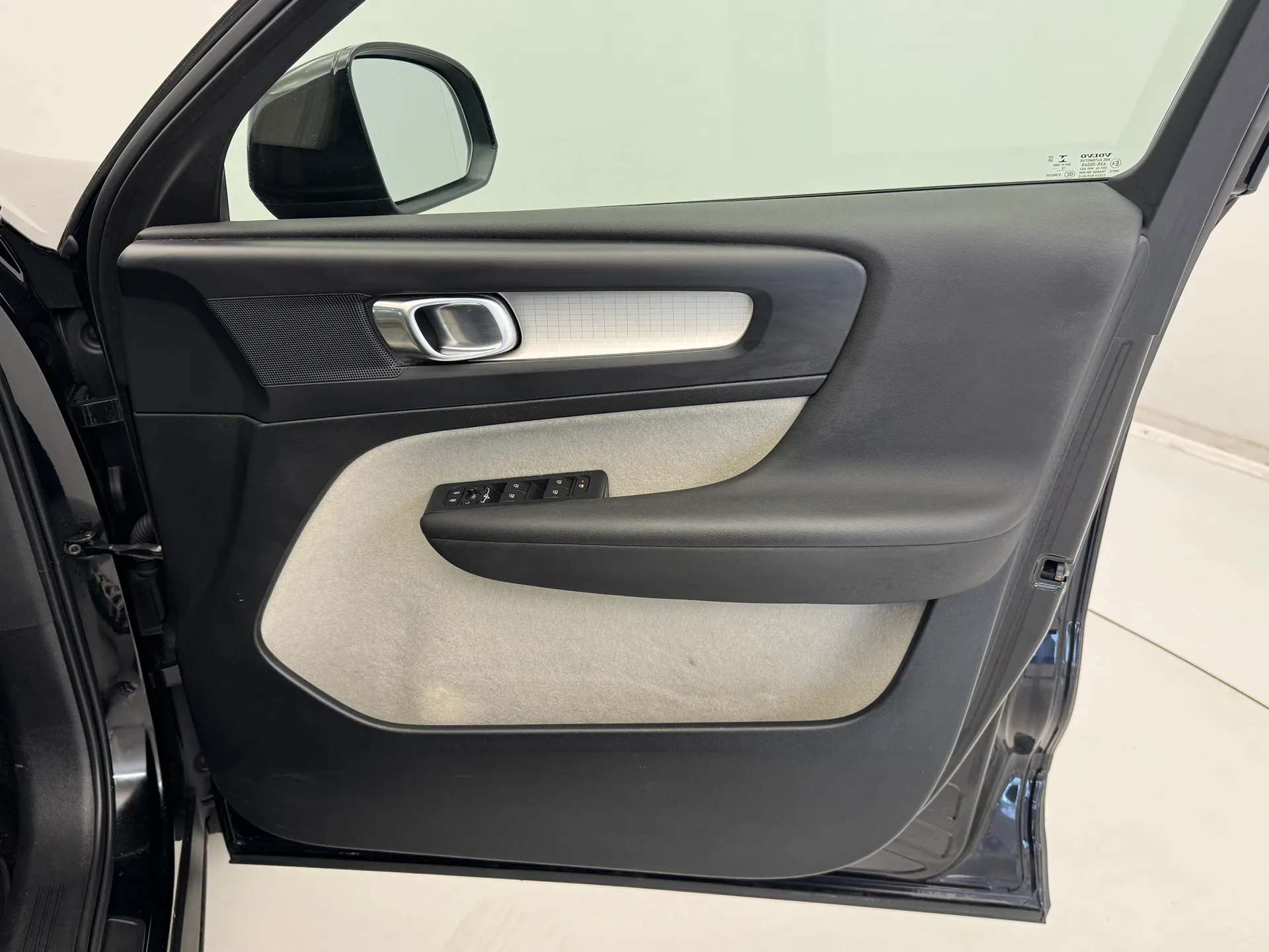 2019 VOLVO XC40 2019 VOLVO XC40