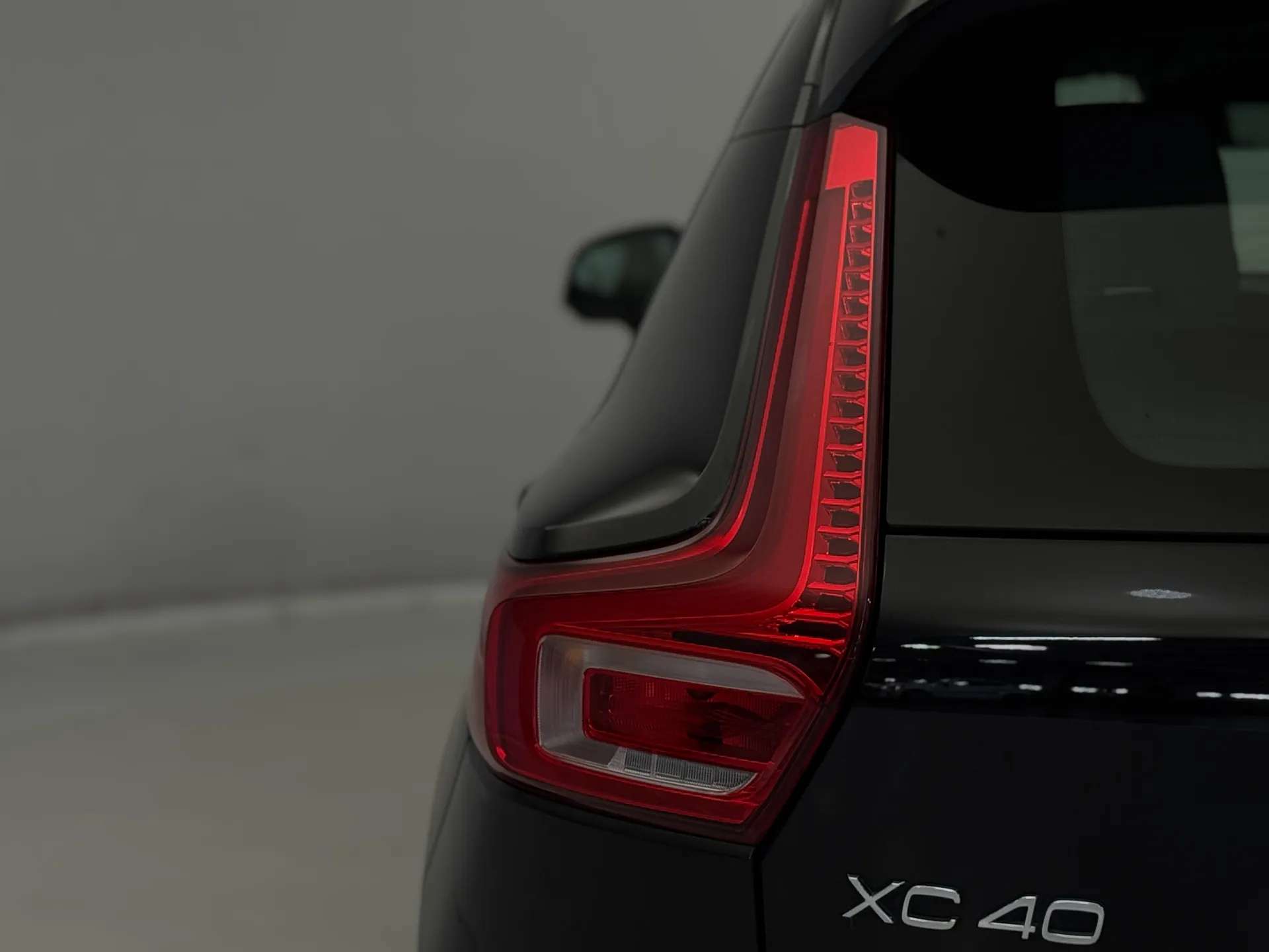 2019 VOLVO XC40 2019 VOLVO XC40