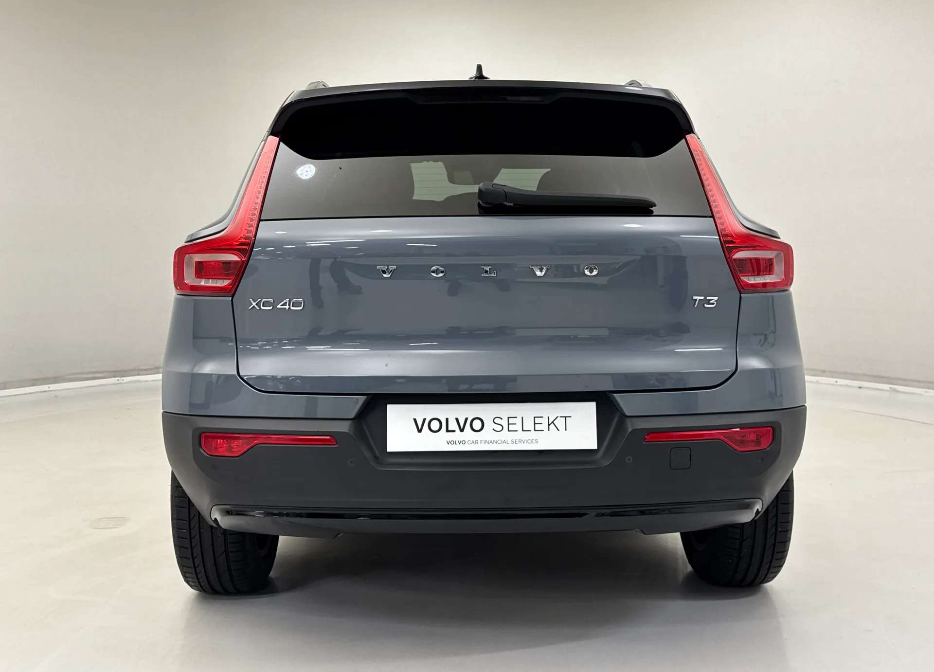 2021 VOLVO XC40 2021 VOLVO XC40