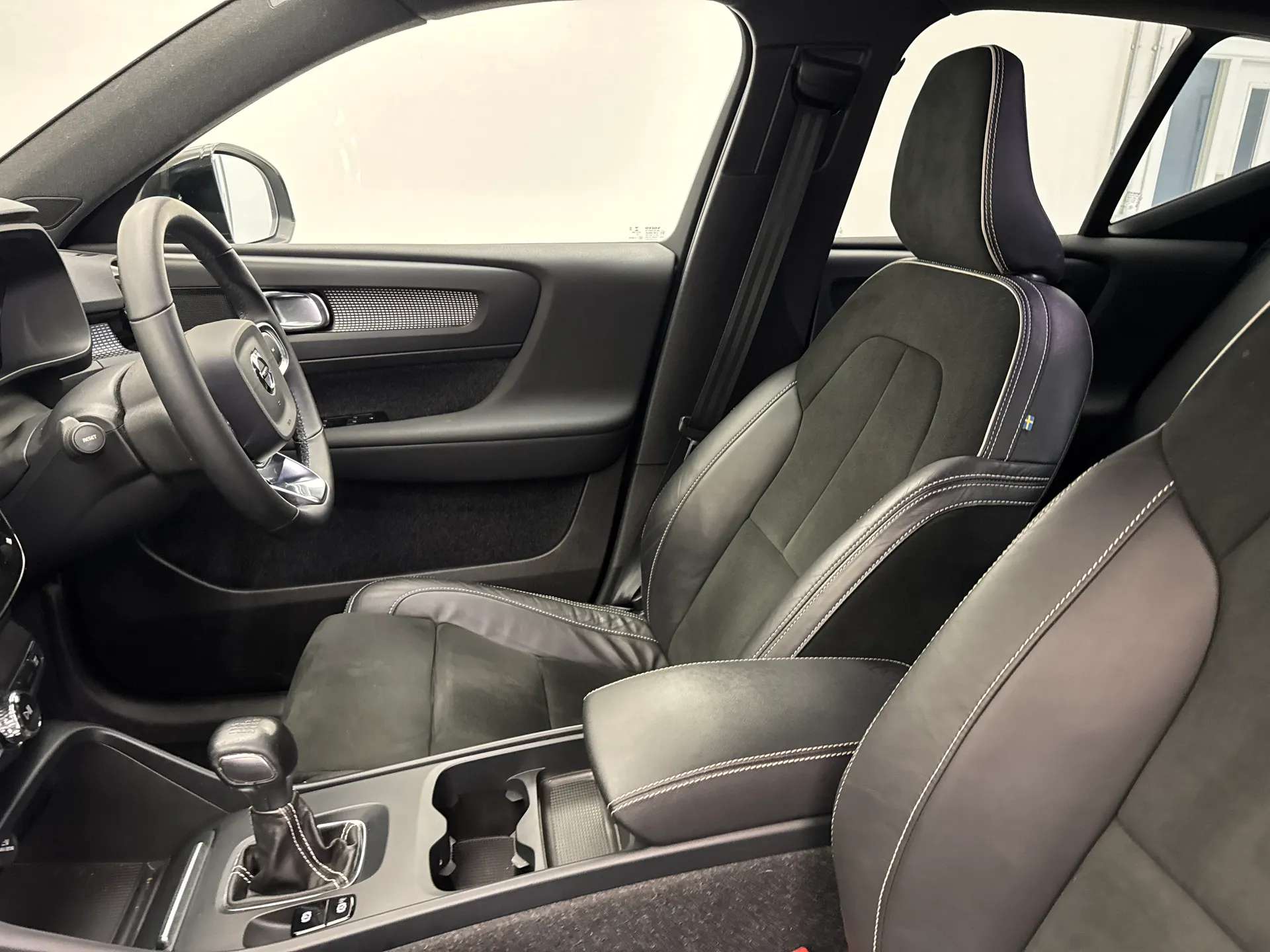 2021 VOLVO XC40 2021 VOLVO XC40