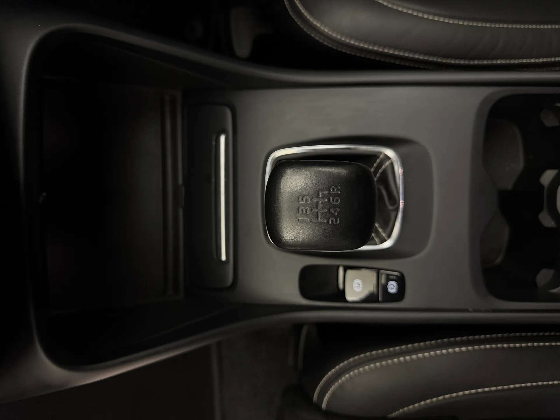 2021 VOLVO XC40 2021 VOLVO XC40