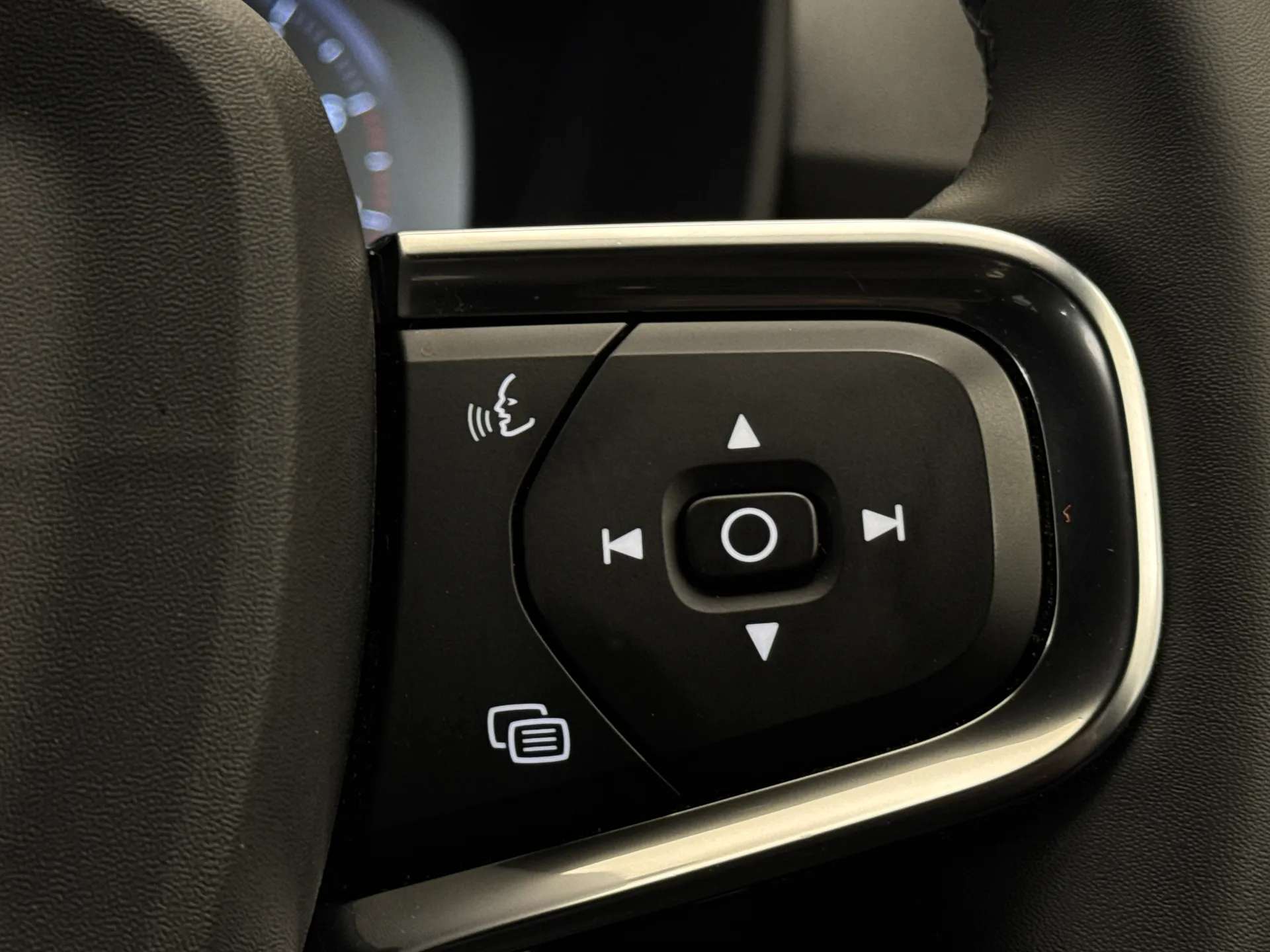 2021 VOLVO XC40 2021 VOLVO XC40