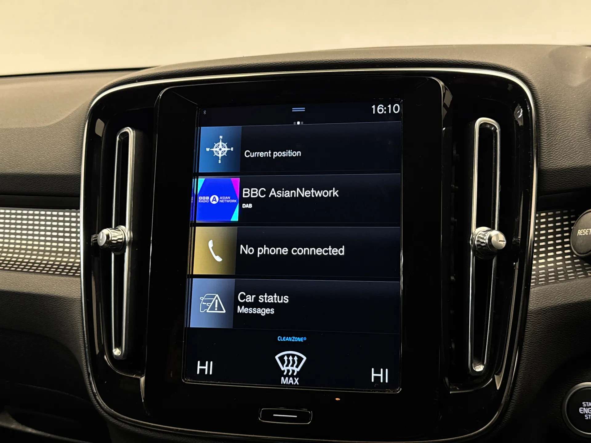 2021 VOLVO XC40 2021 VOLVO XC40