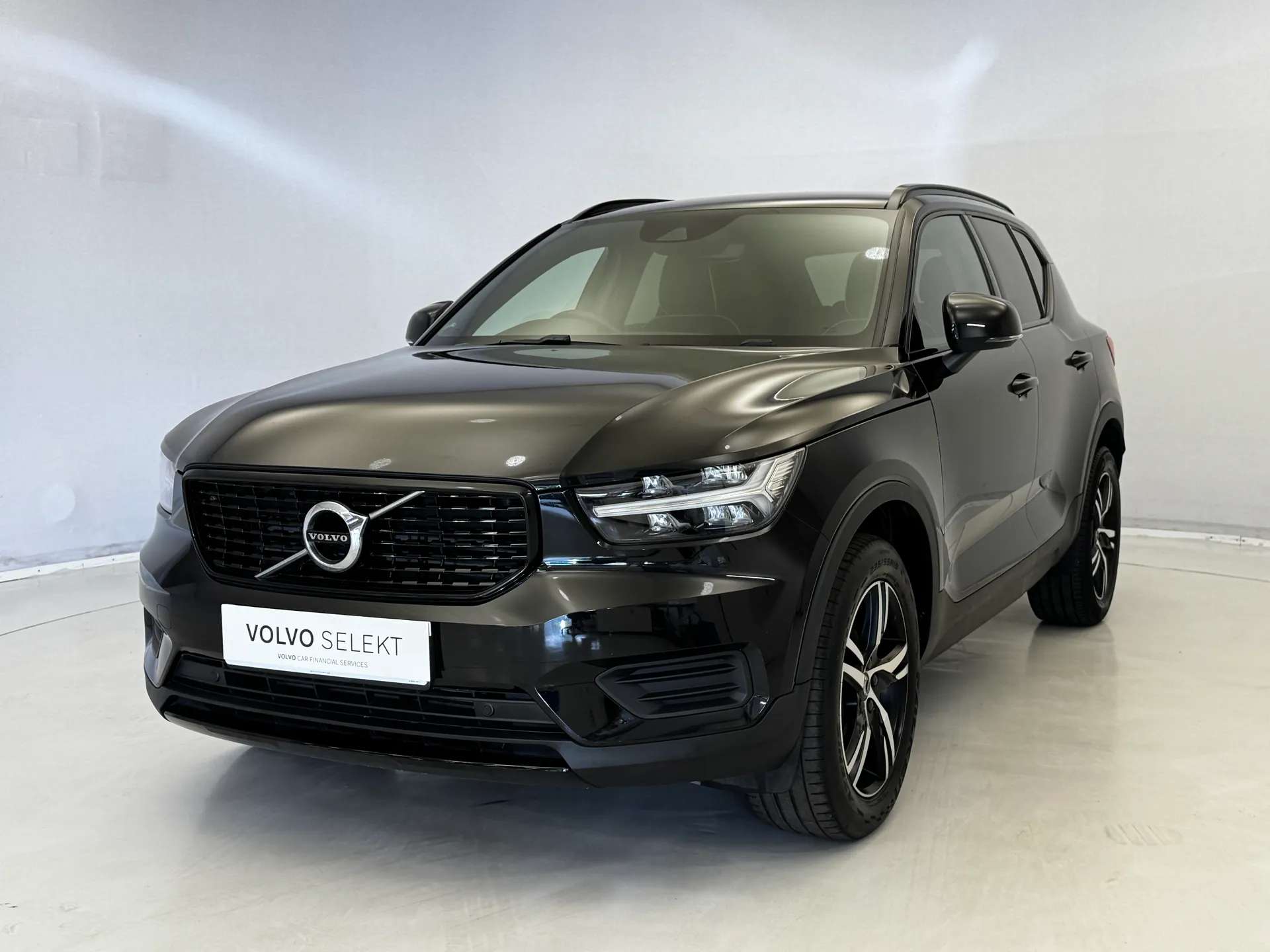 2022 VOLVO XC40 2022 VOLVO XC40
