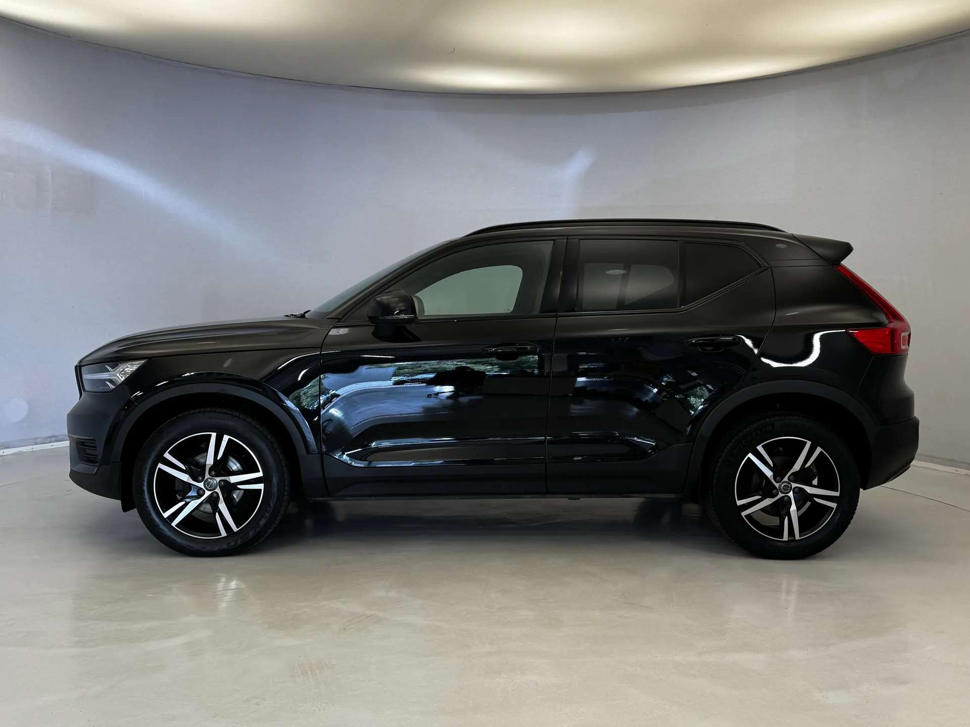 2022 VOLVO XC40 2022 VOLVO XC40