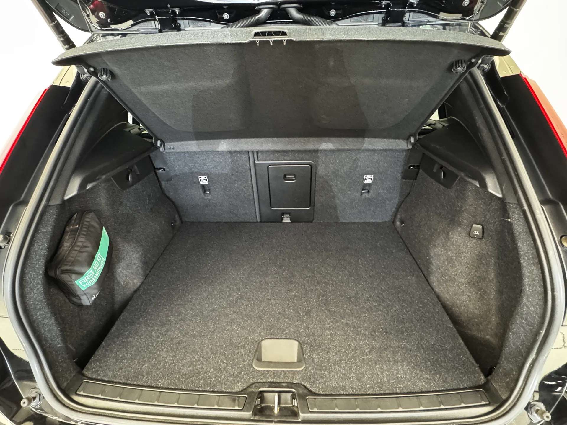 2022 VOLVO XC40 2022 VOLVO XC40