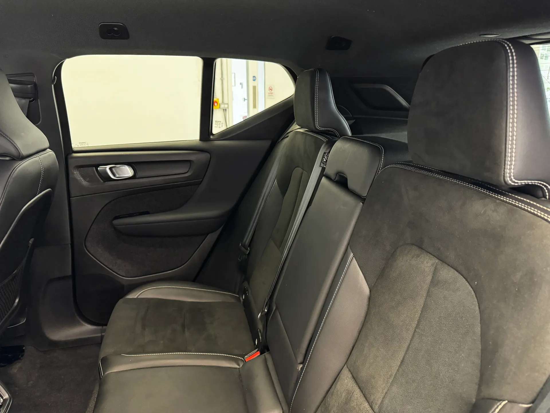 2022 VOLVO XC40 2022 VOLVO XC40
