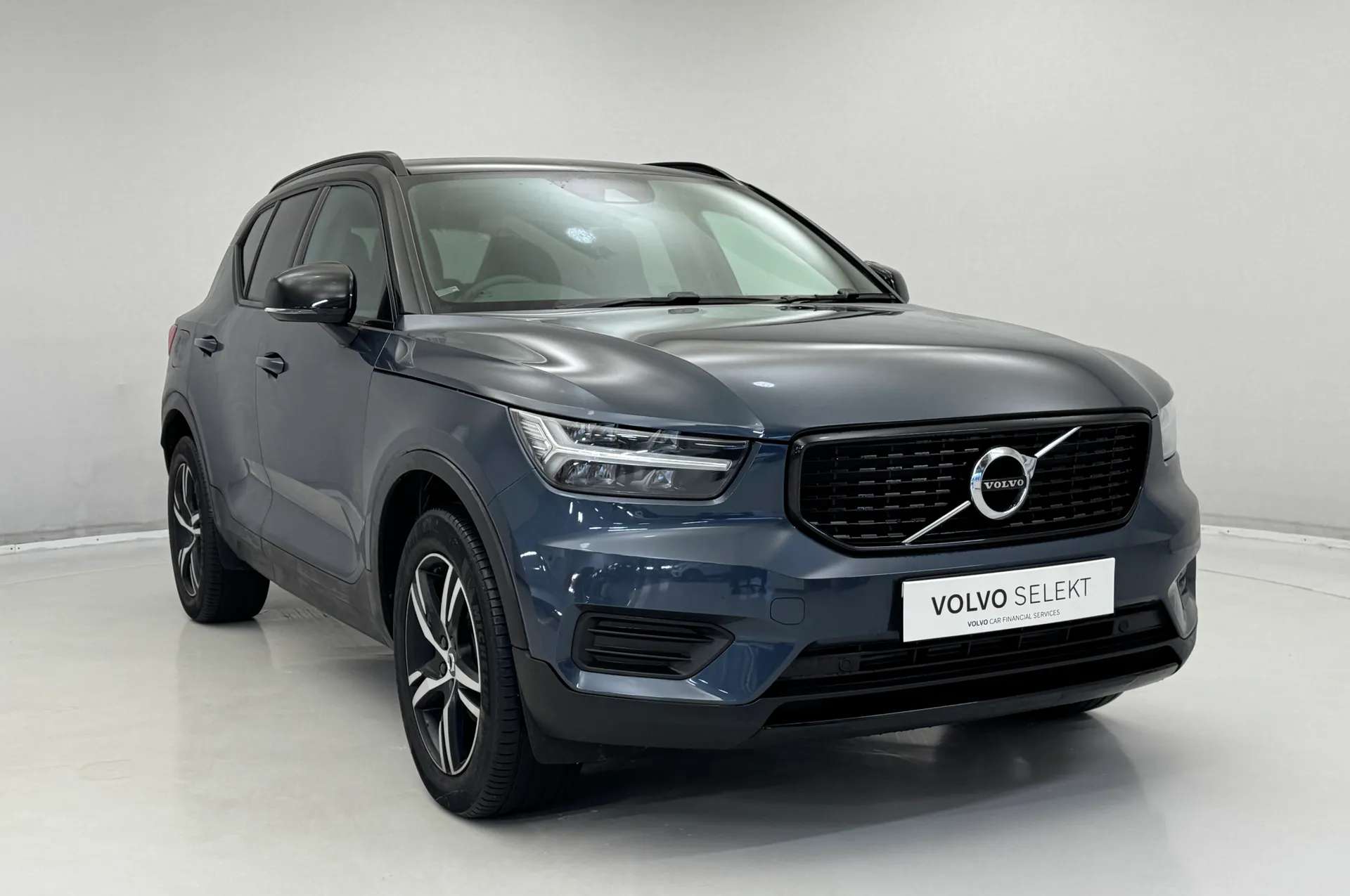 2021 VOLVO XC40 2021 VOLVO XC40
