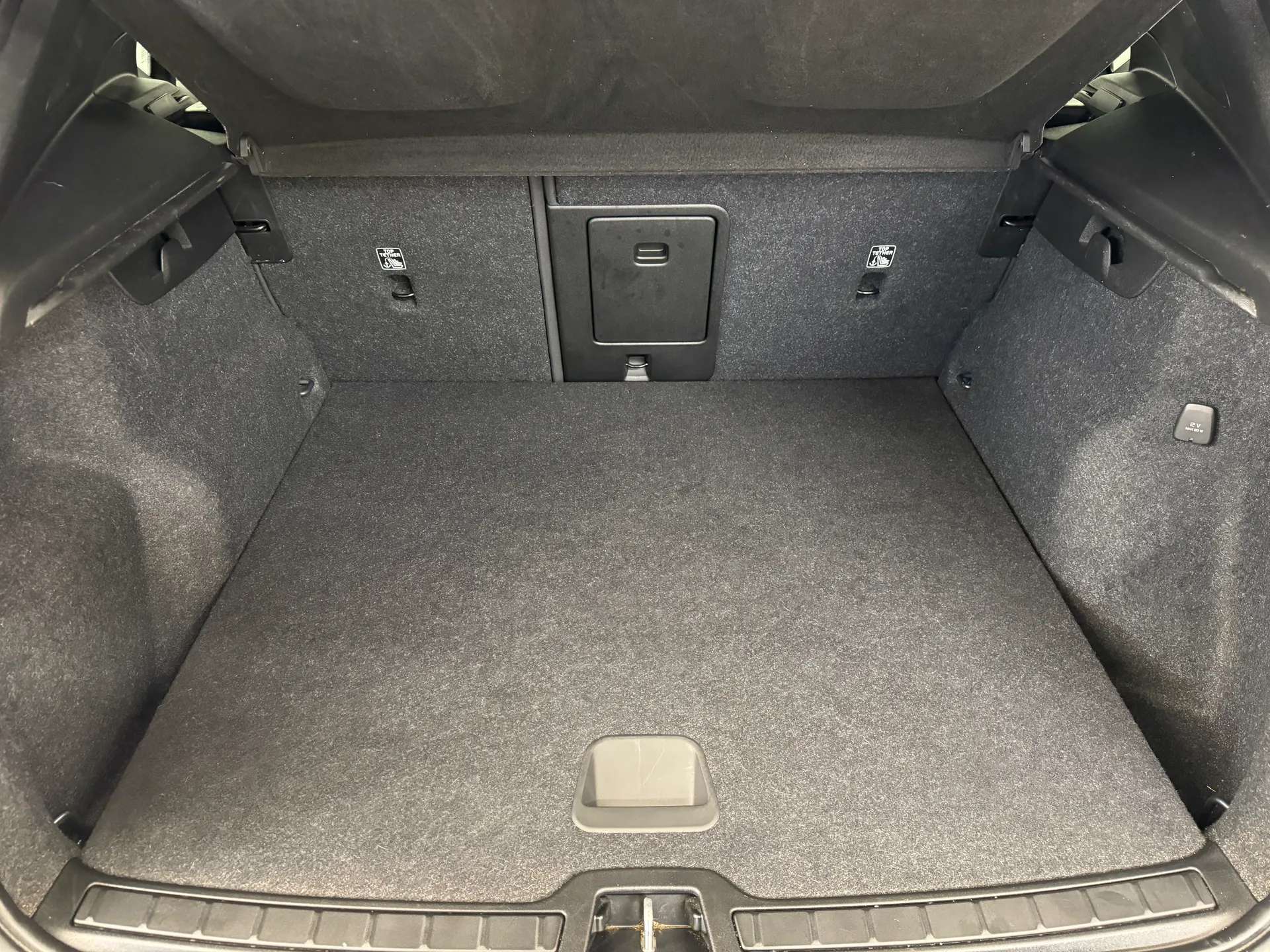 2021 VOLVO XC40 2021 VOLVO XC40