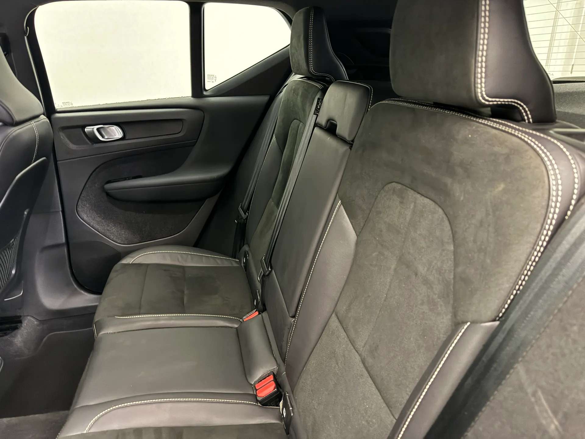 2021 VOLVO XC40 2021 VOLVO XC40