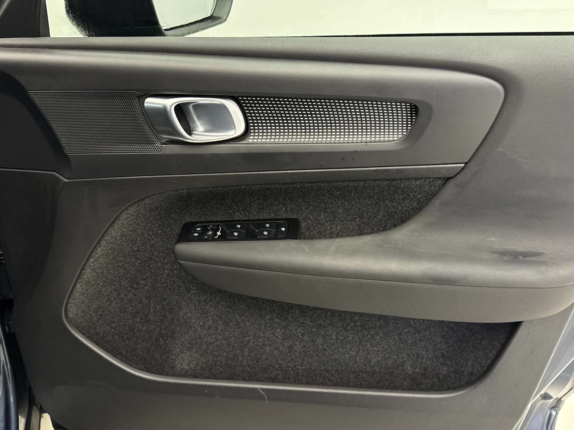 2021 VOLVO XC40 2021 VOLVO XC40