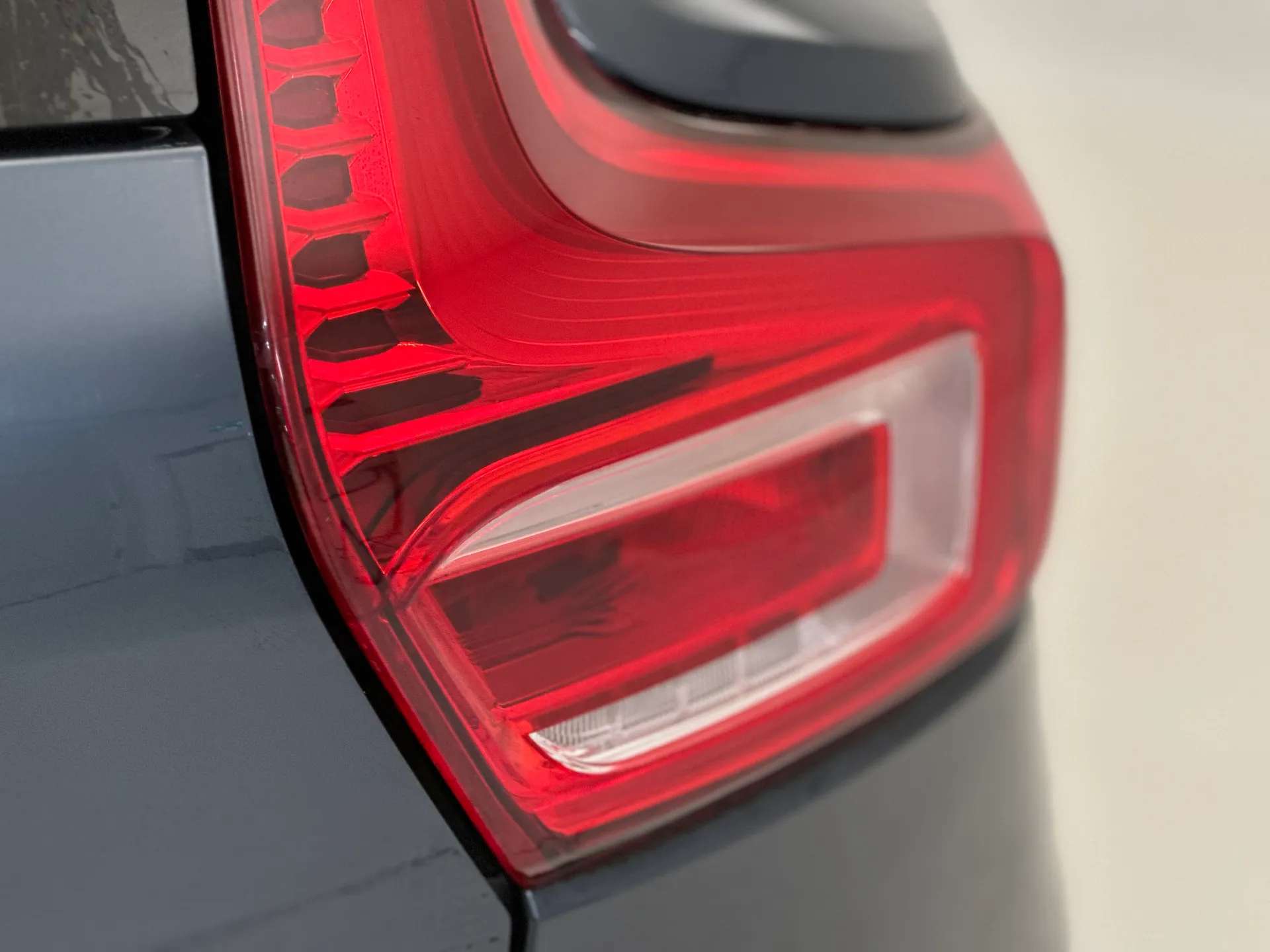 2021 VOLVO XC40 2021 VOLVO XC40