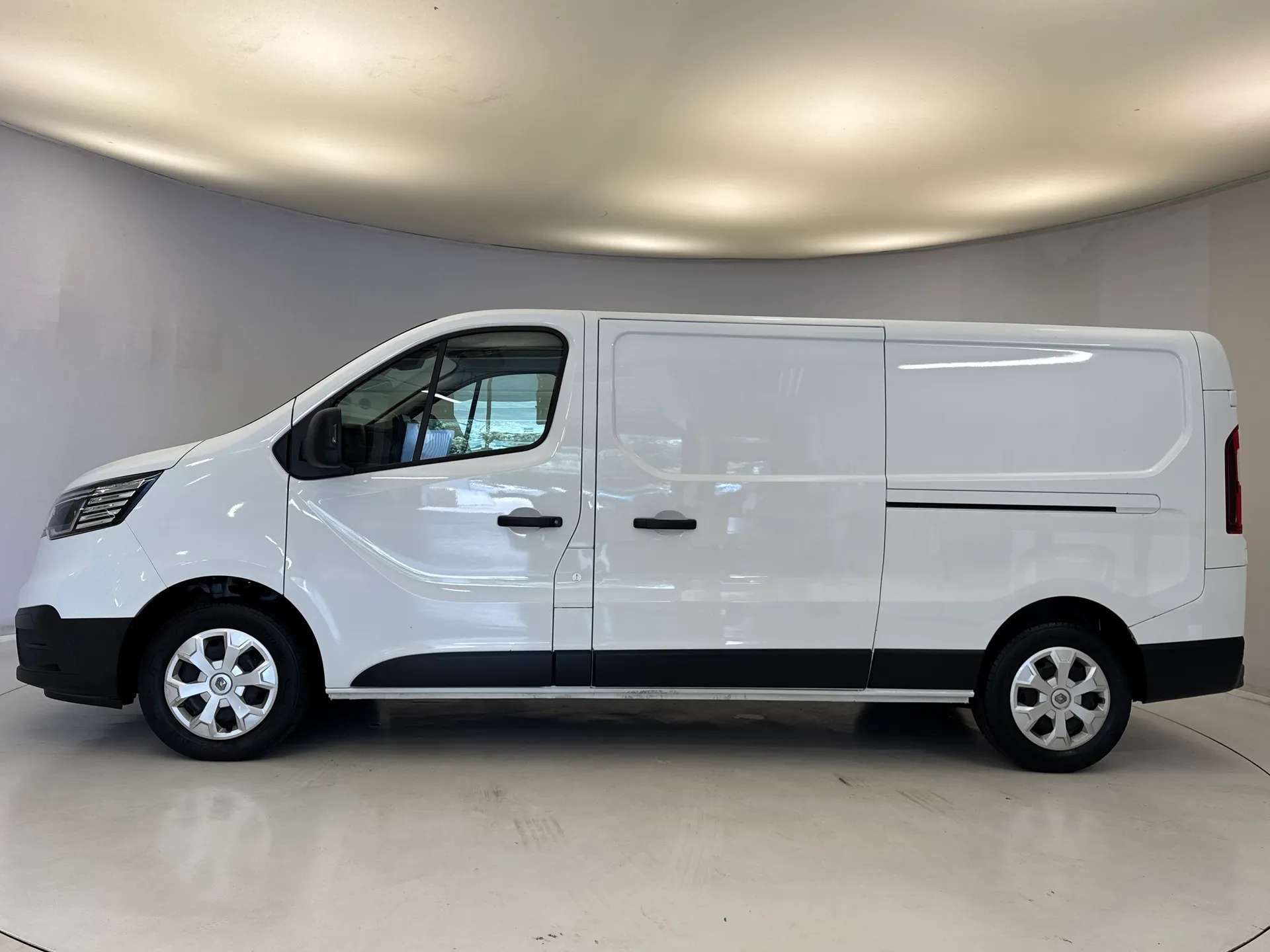 2024 RENAULT TRAFIC 2024 RENAULT TRAFIC