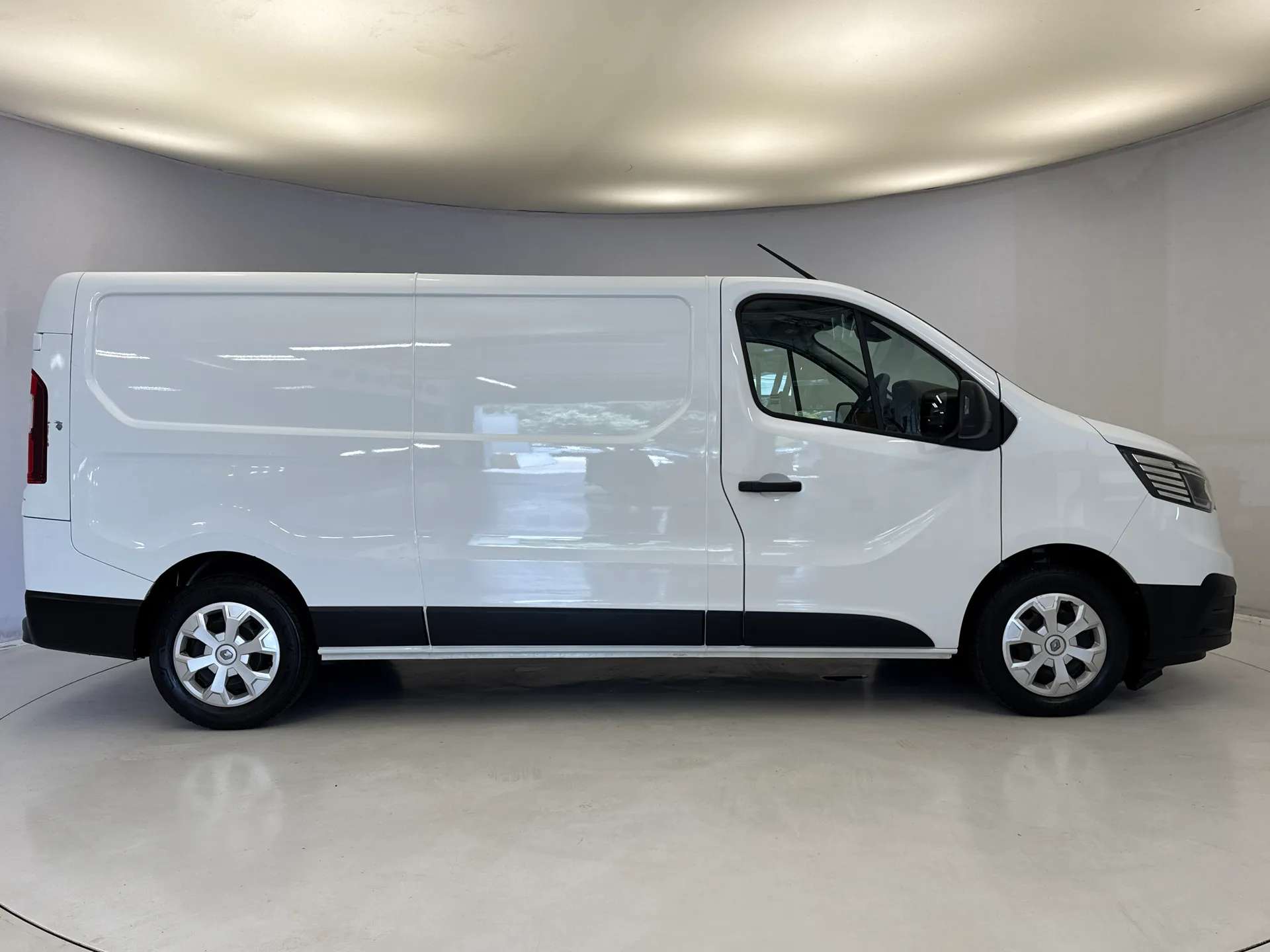 2024 RENAULT TRAFIC 2024 RENAULT TRAFIC