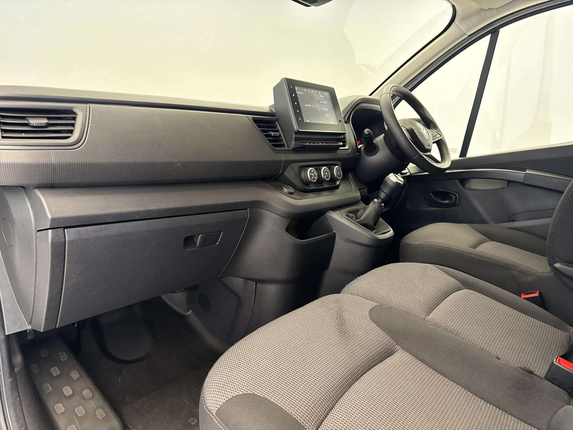 2024 RENAULT TRAFIC 2024 RENAULT TRAFIC
