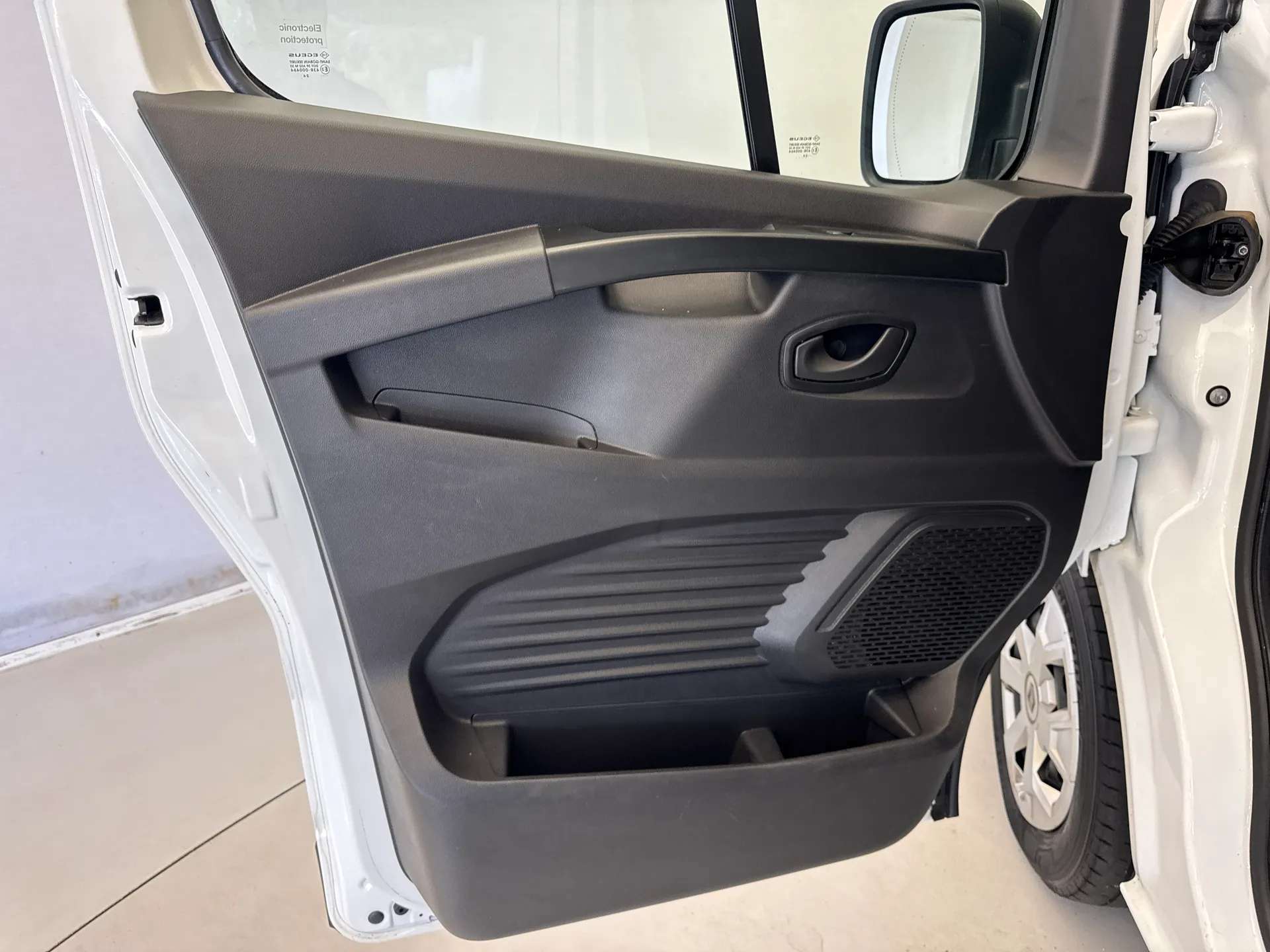 2024 RENAULT TRAFIC 2024 RENAULT TRAFIC