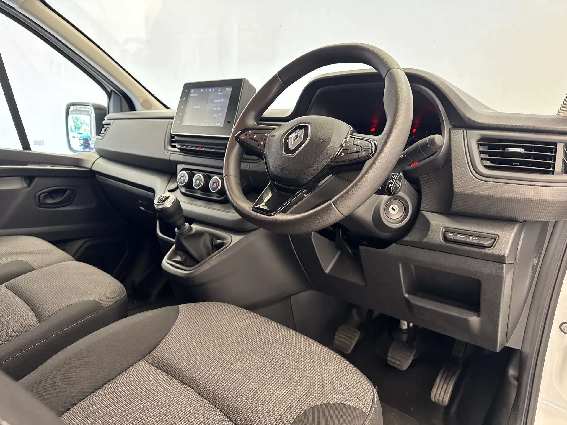 2024 RENAULT TRAFIC 2024 RENAULT TRAFIC