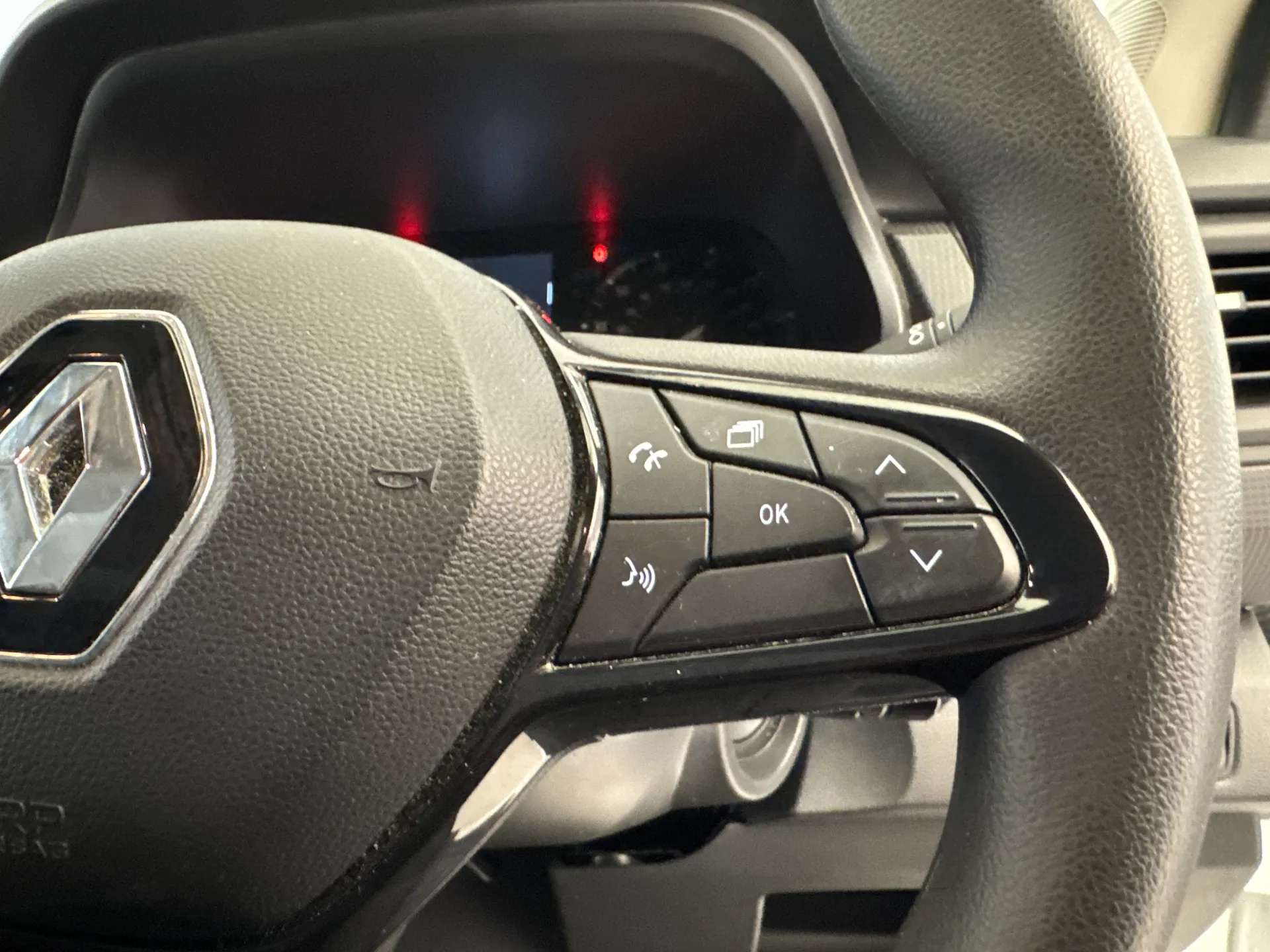 2024 RENAULT TRAFIC 2024 RENAULT TRAFIC