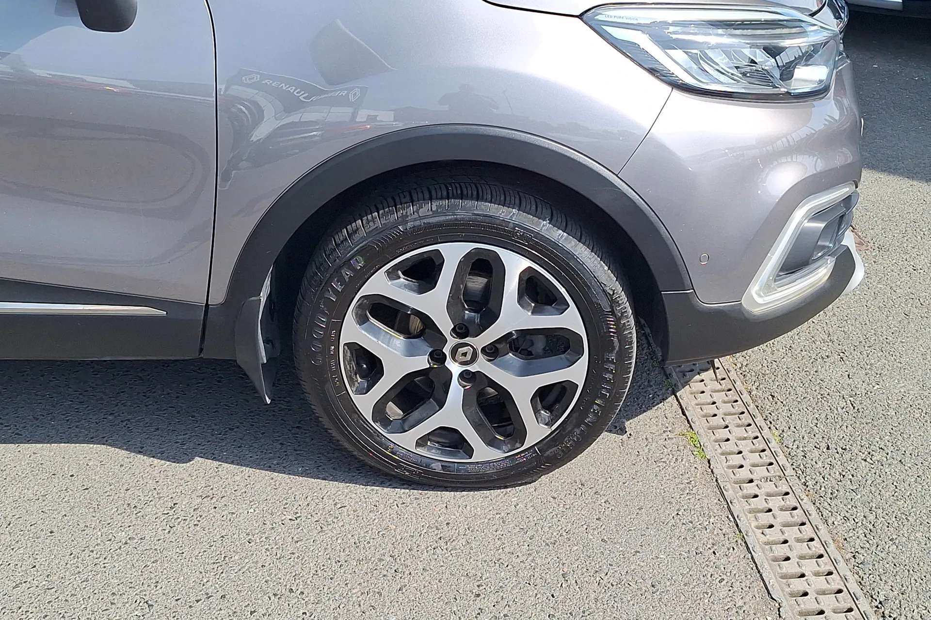 A 2019 RENAULT CAPTUR 1.3 TCE 130 GT Line 5dr A 2019 RENAULT CAPTUR 1.3 TCE 130 GT Line 5dr