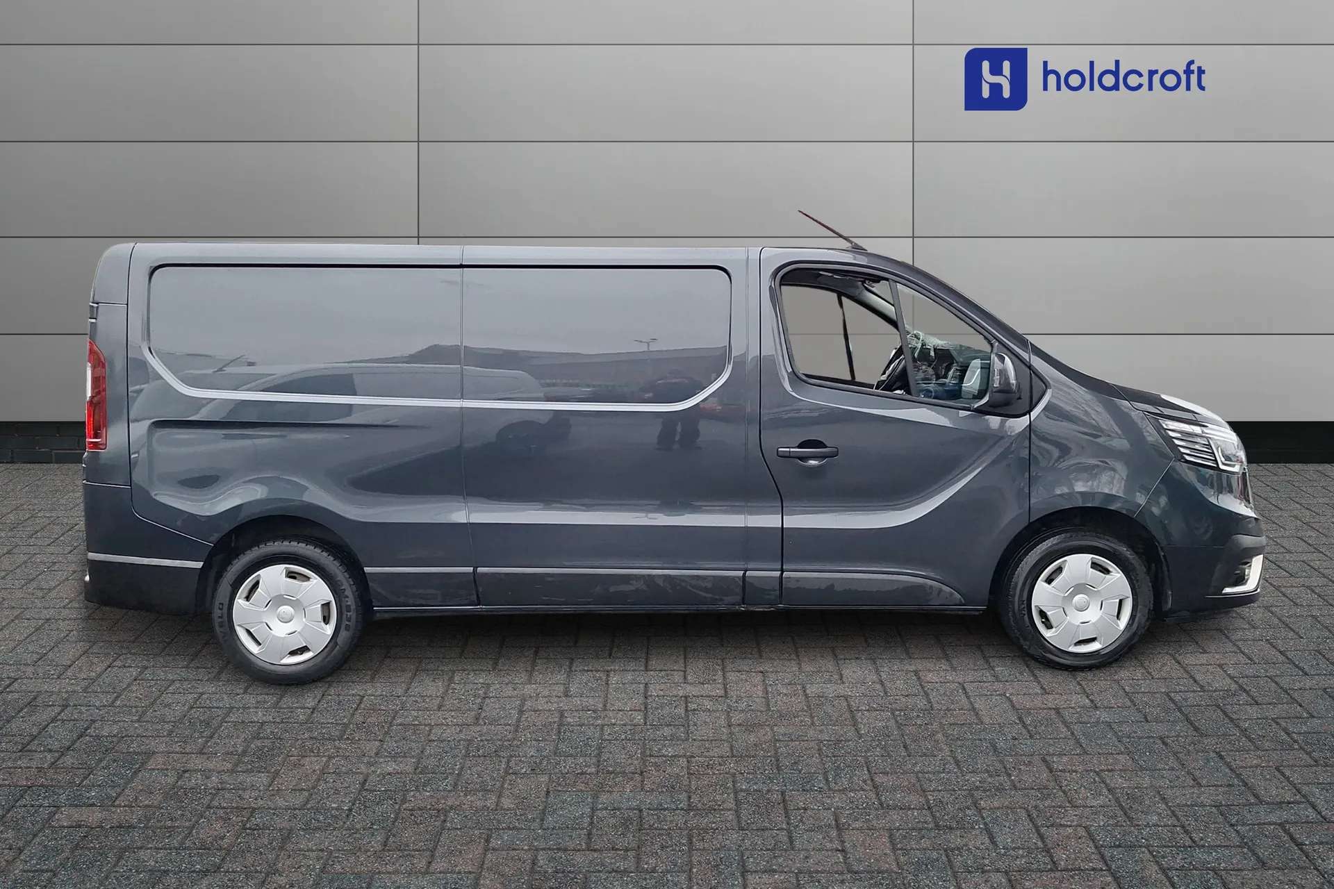 A 2023 RENAULT TRAFIC LL30 Blue dCi 130 Sport Van A 2023 RENAULT TRAFIC LL30 Blue dCi 130 Sport Van