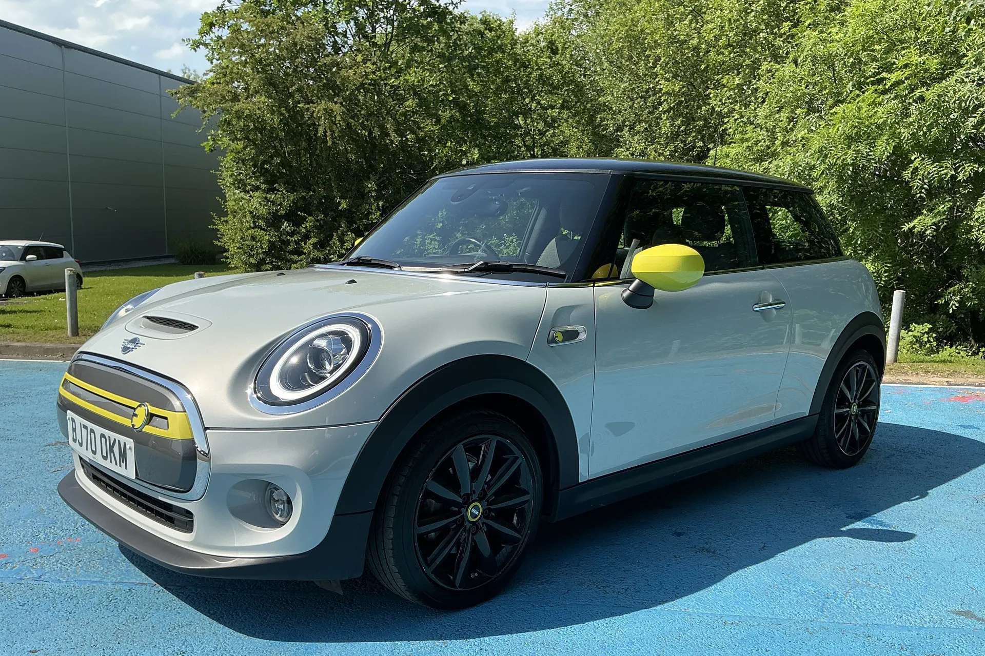 A 2020 MINI HATCH 135kW Cooper S Level 2 33kWh 3dr Auto A 2020 MINI HATCH 135kW Cooper S Level 2 33kWh 3dr Auto