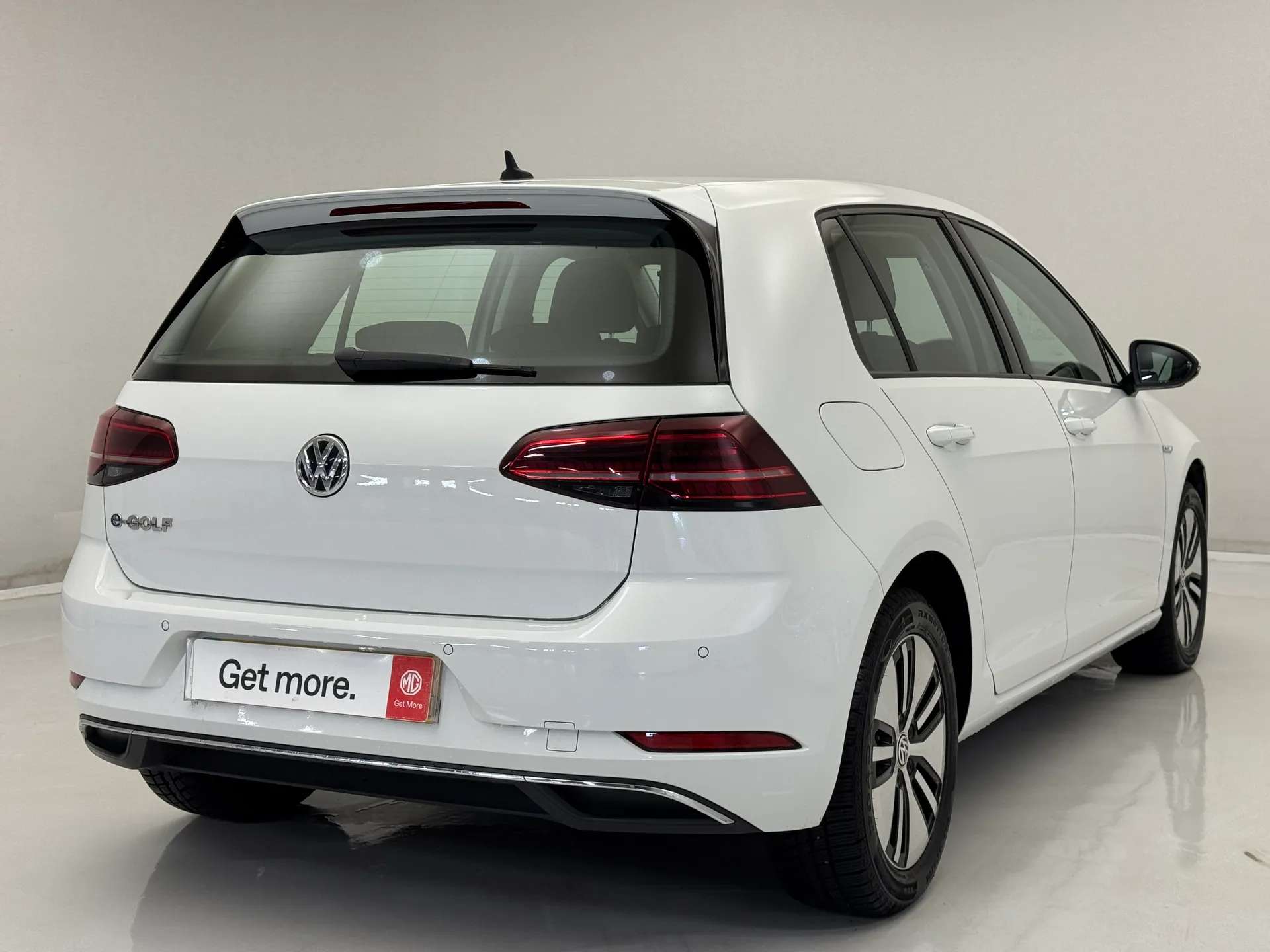 A 2020 VOLKSWAGEN GOLF 99kW e-Golf 35kWh 5dr Auto ð Volkswagen e-Golf 99kW ð A 2020 VOLKSWAGEN GOLF 99kW e-Golf 35kWh 5dr Auto ð Volkswagen e-Golf 99kW ð