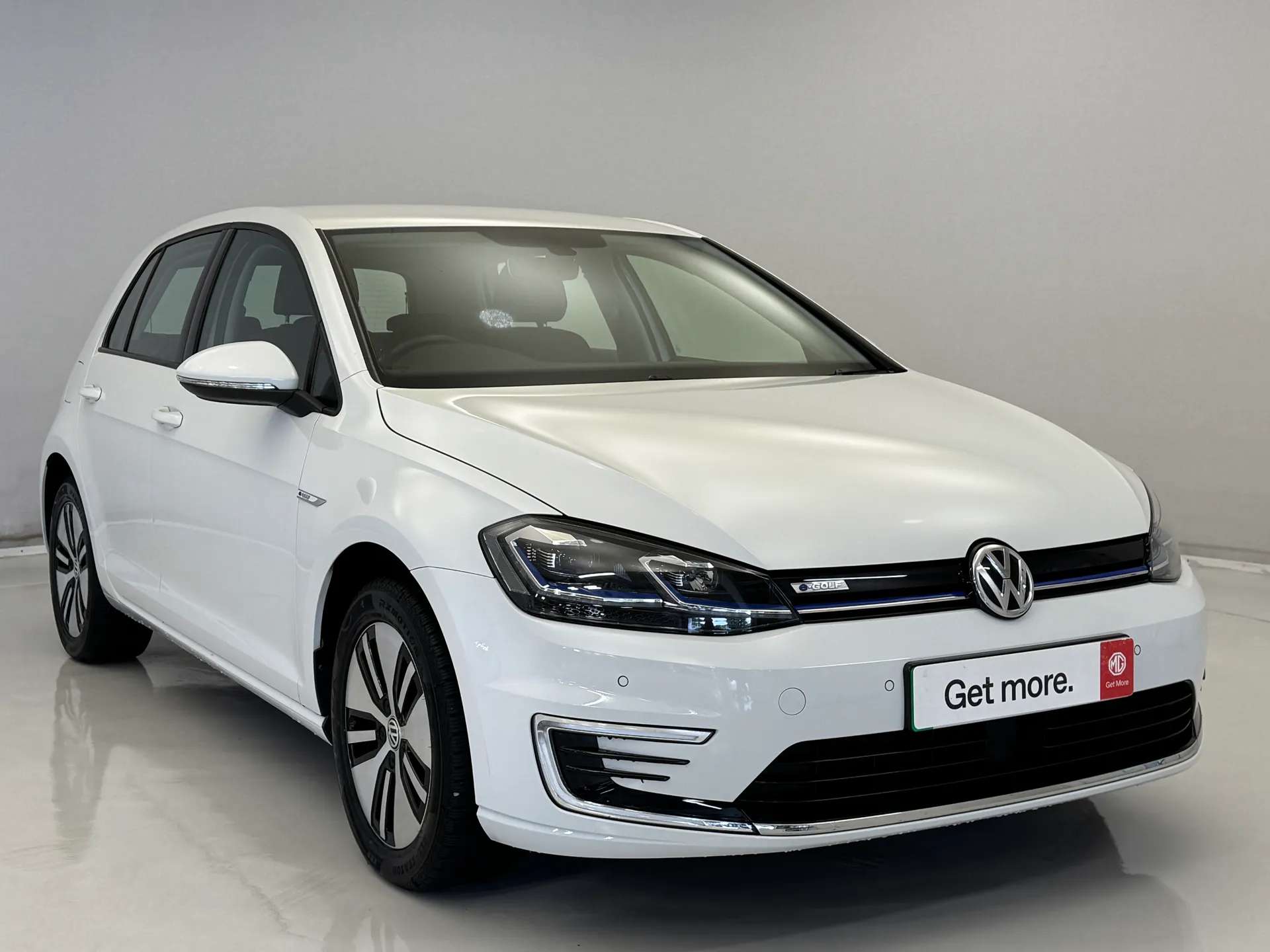 A 2020 VOLKSWAGEN GOLF 99kW e-Golf 35kWh 5dr Auto ð Volkswagen e-Golf 99kW ð A 2020 VOLKSWAGEN GOLF 99kW e-Golf 35kWh 5dr Auto ð Volkswagen e-Golf 99kW ð