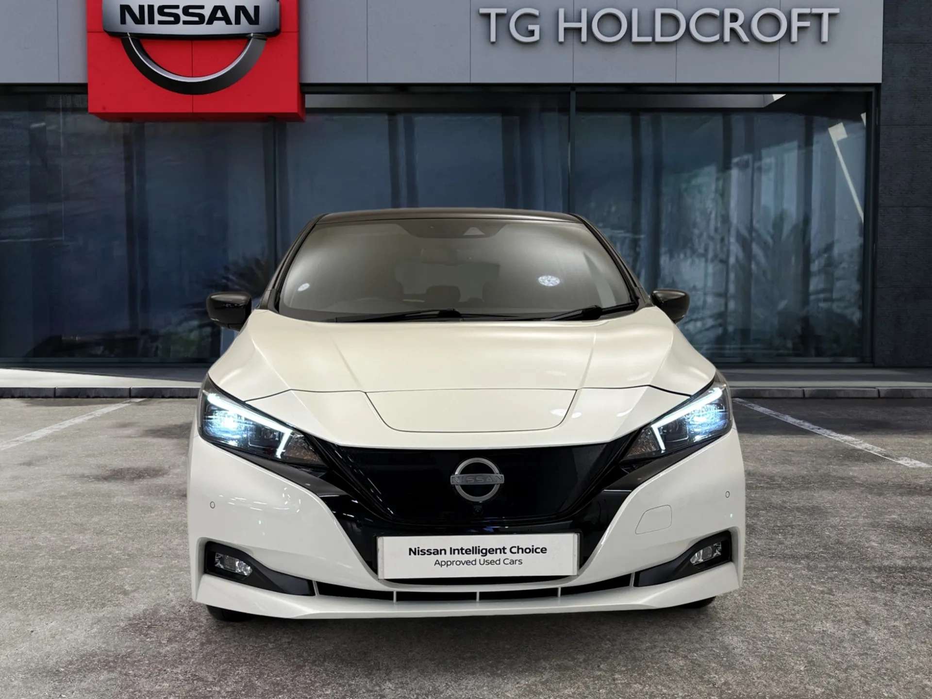 A 2022 NISSAN LEAF 110kW Tekna 39kWh 5dr Auto A 2022 NISSAN LEAF 110kW Tekna 39kWh 5dr Auto
